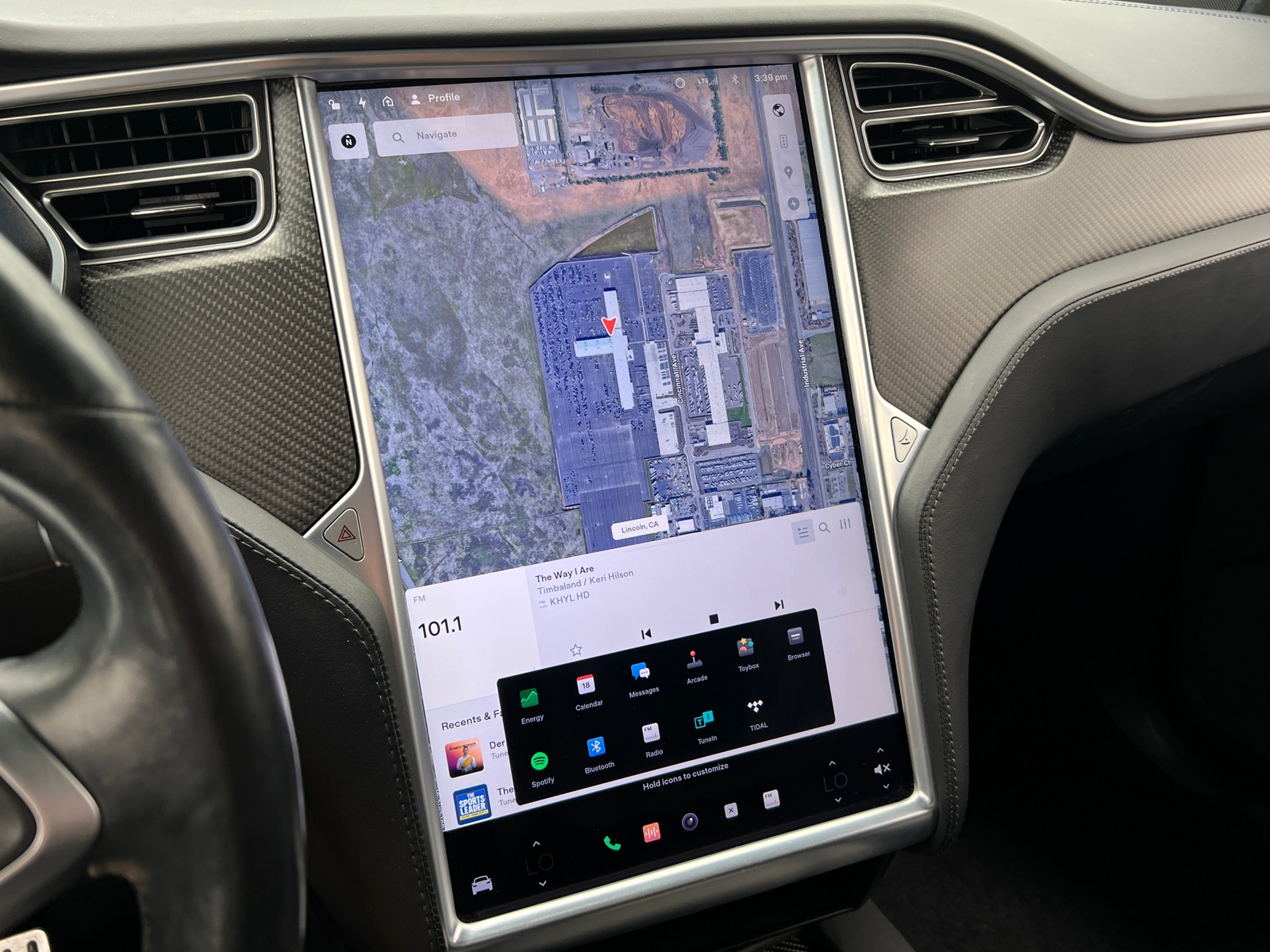Thumbnail: 2017 Tesla Model X - 3