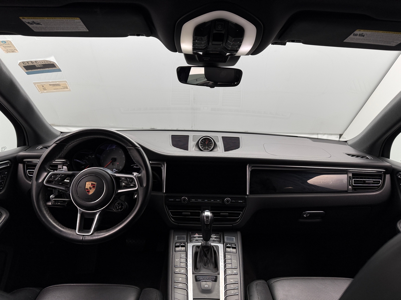 Thumbnail: 2020 Porsche Macan - 2