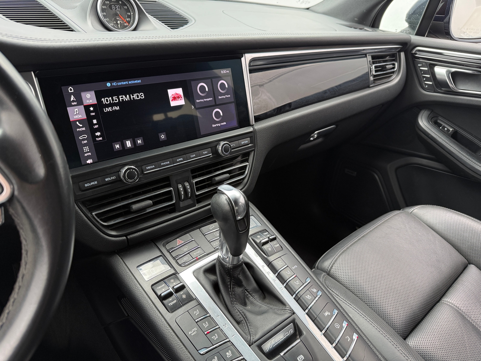 Thumbnail: 2020 Porsche Macan - 3