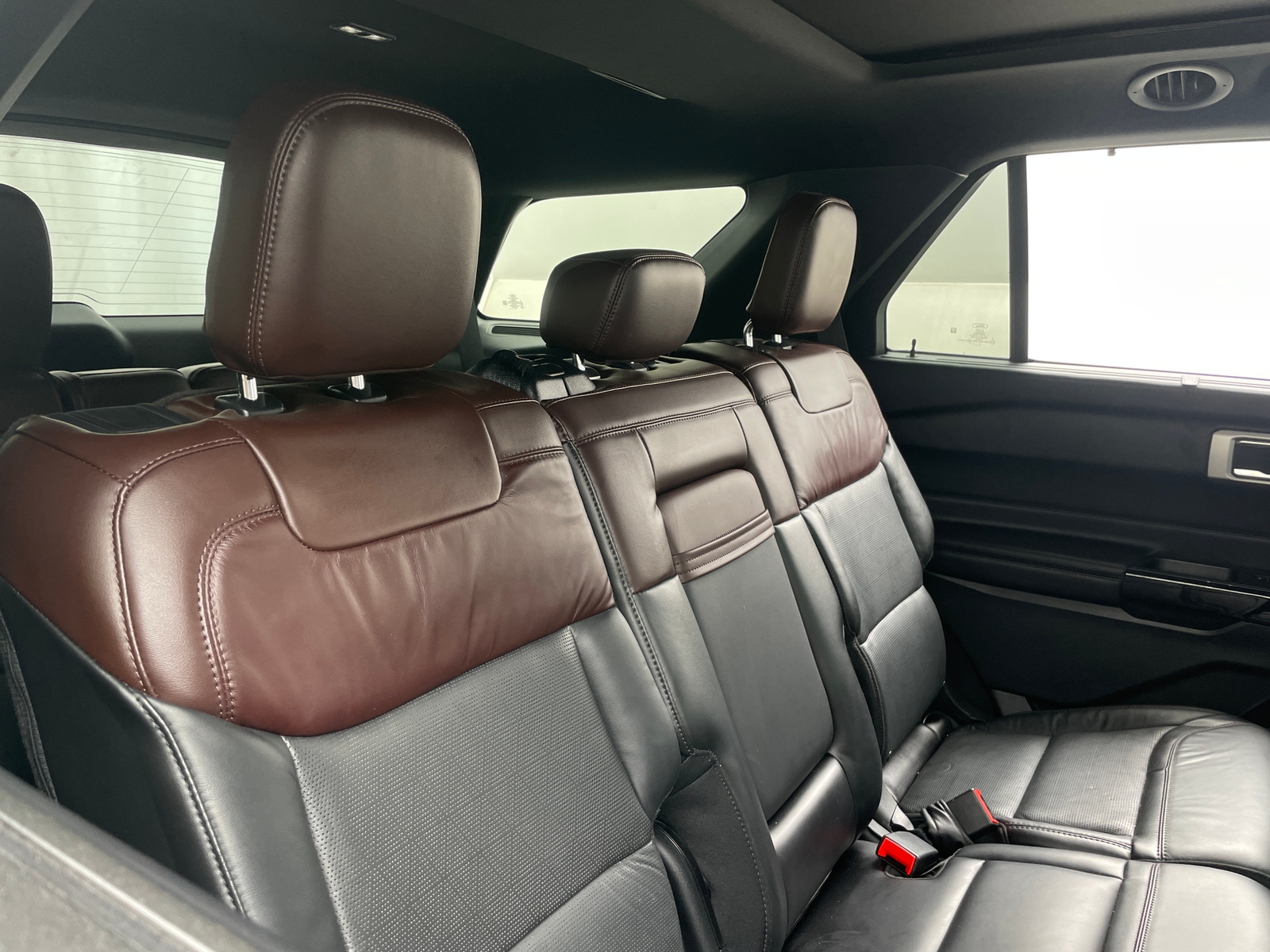 Thumbnail: 2021 Ford Explorer - 5