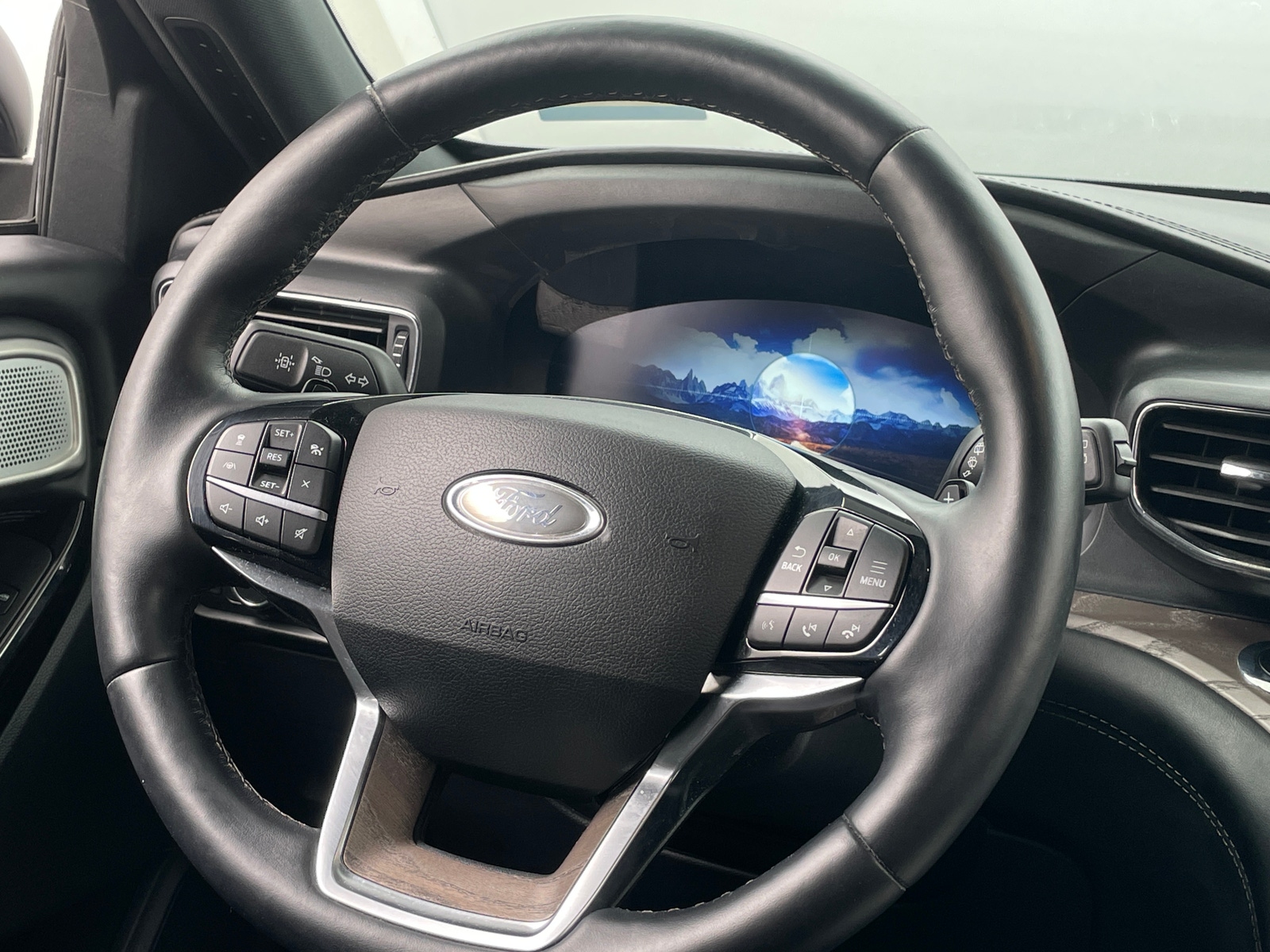 Thumbnail: 2021 Ford Explorer - 4
