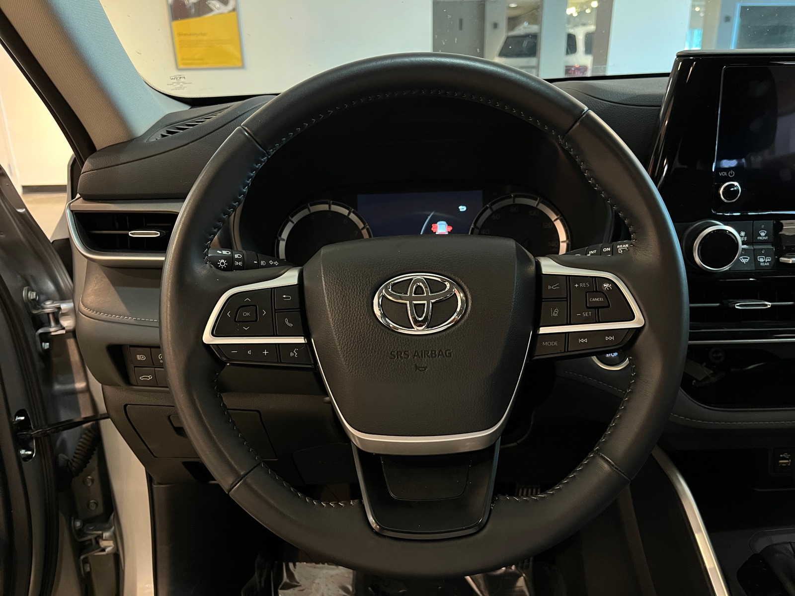 Thumbnail: 2025 Toyota Highlander - 5