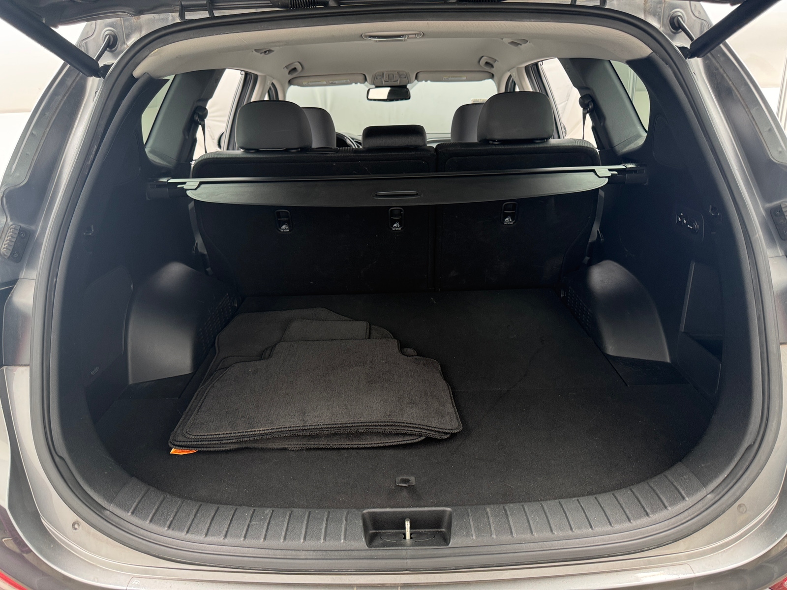 Thumbnail: 2019 Hyundai Santa Fe - 7