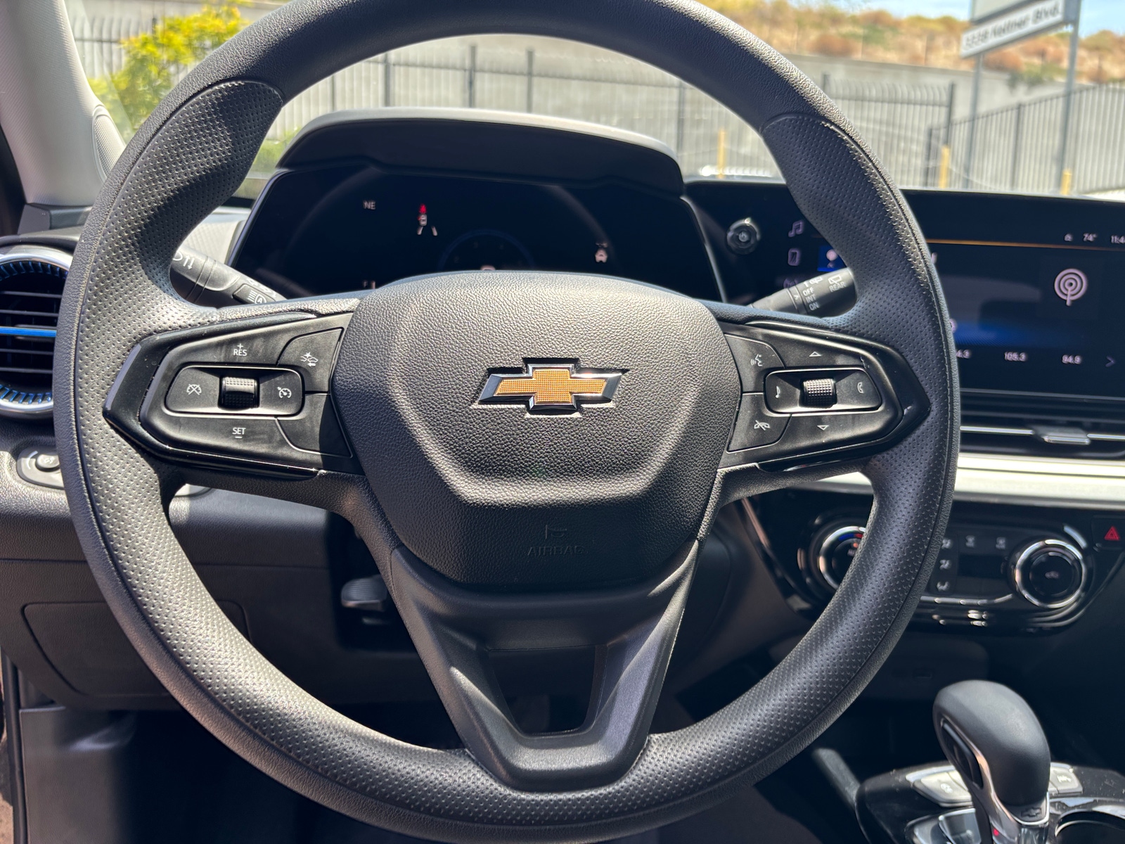 Thumbnail: 2025 Chevrolet Trax - 5