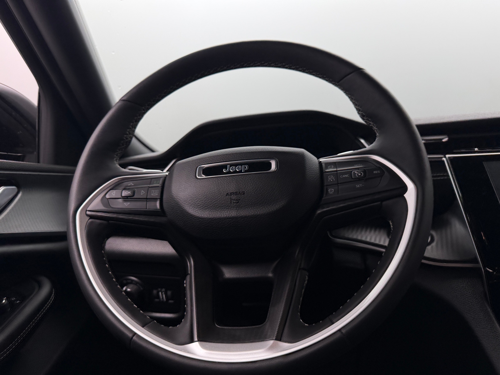 Thumbnail: 2023 Jeep Grand Cherokee - 4
