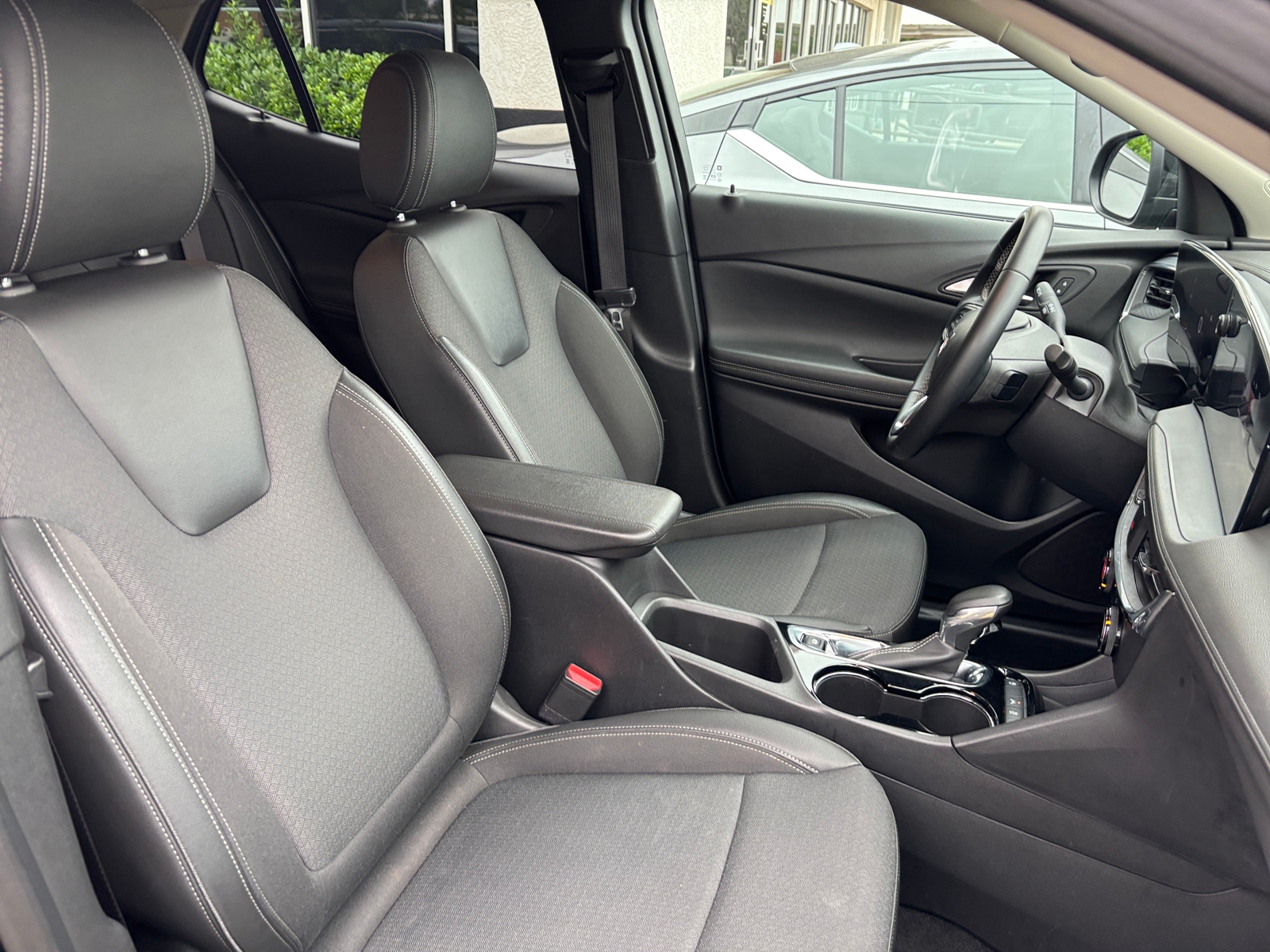 Thumbnail: 2025 Buick Encore GX - 2