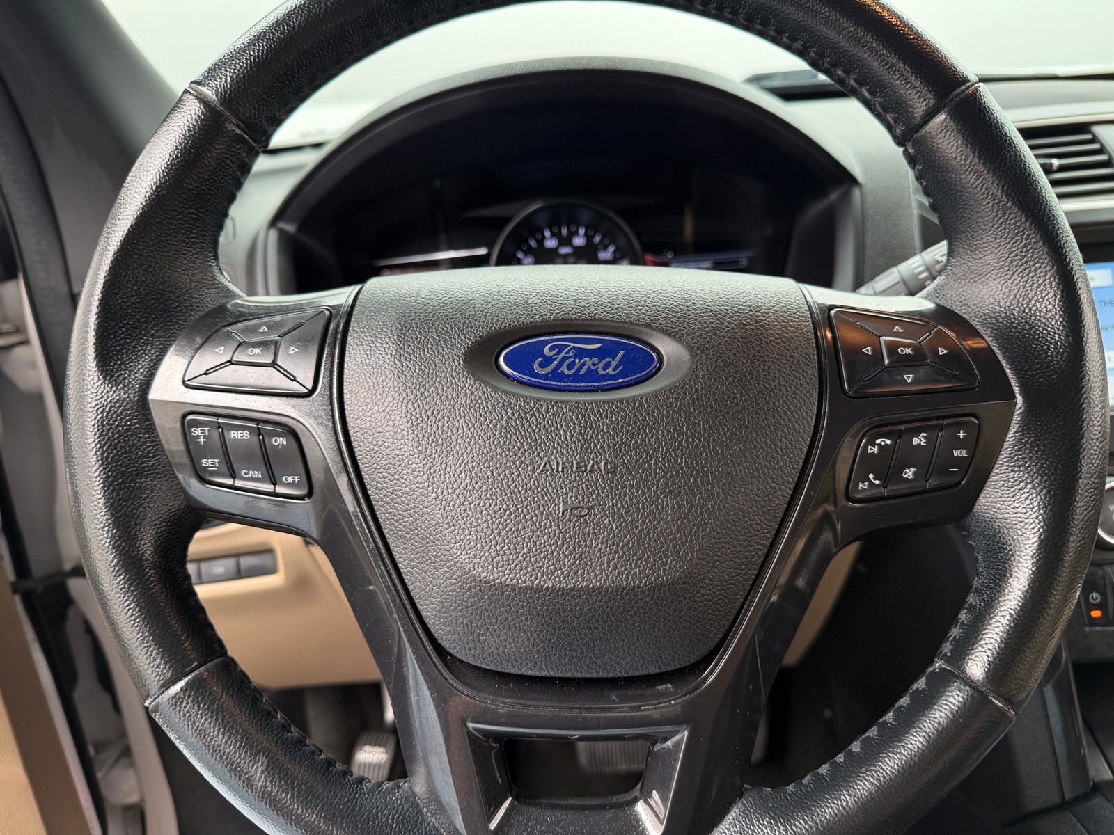 Thumbnail: 2017 Ford Explorer - 4