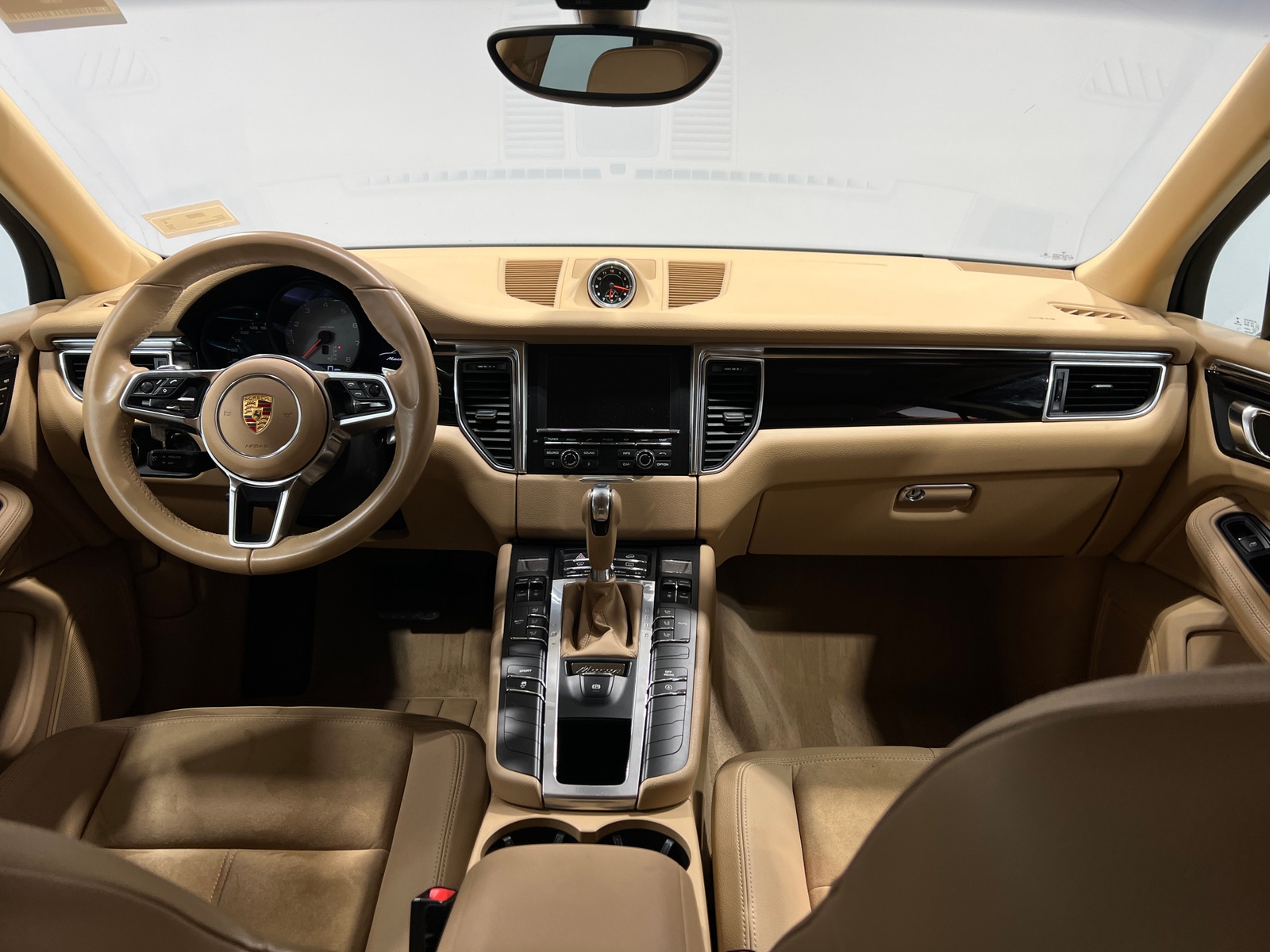 Thumbnail: 2015 Porsche Macan - 2