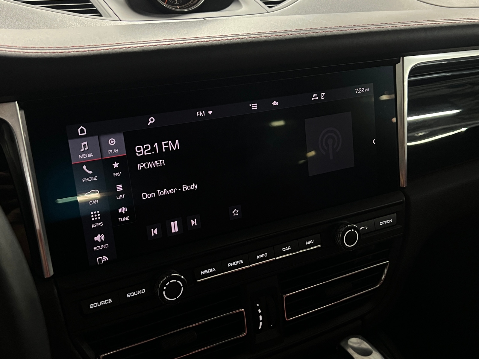 Thumbnail: 2021 Porsche Macan - 3