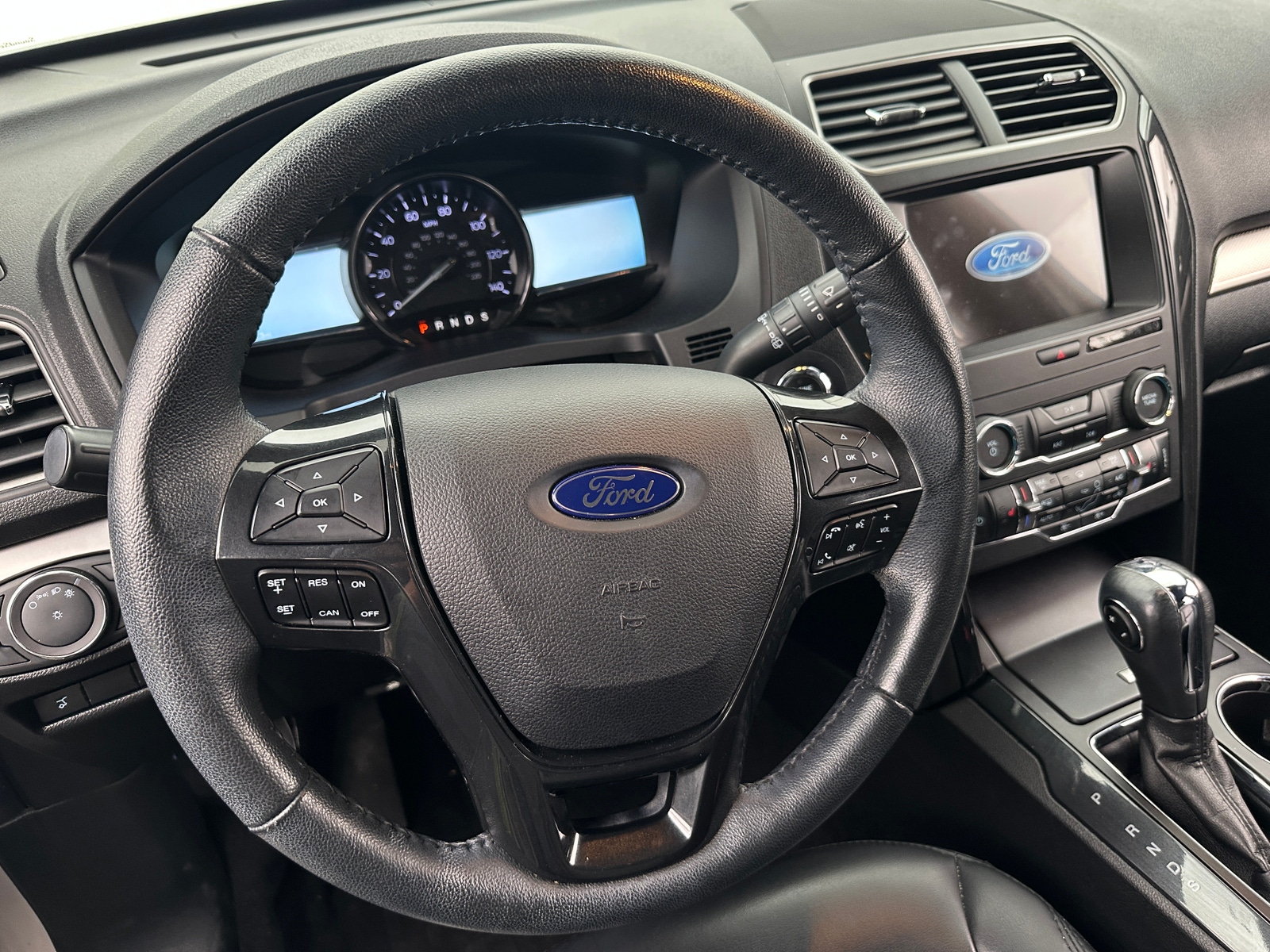 Thumbnail: 2019 Ford Explorer - 4
