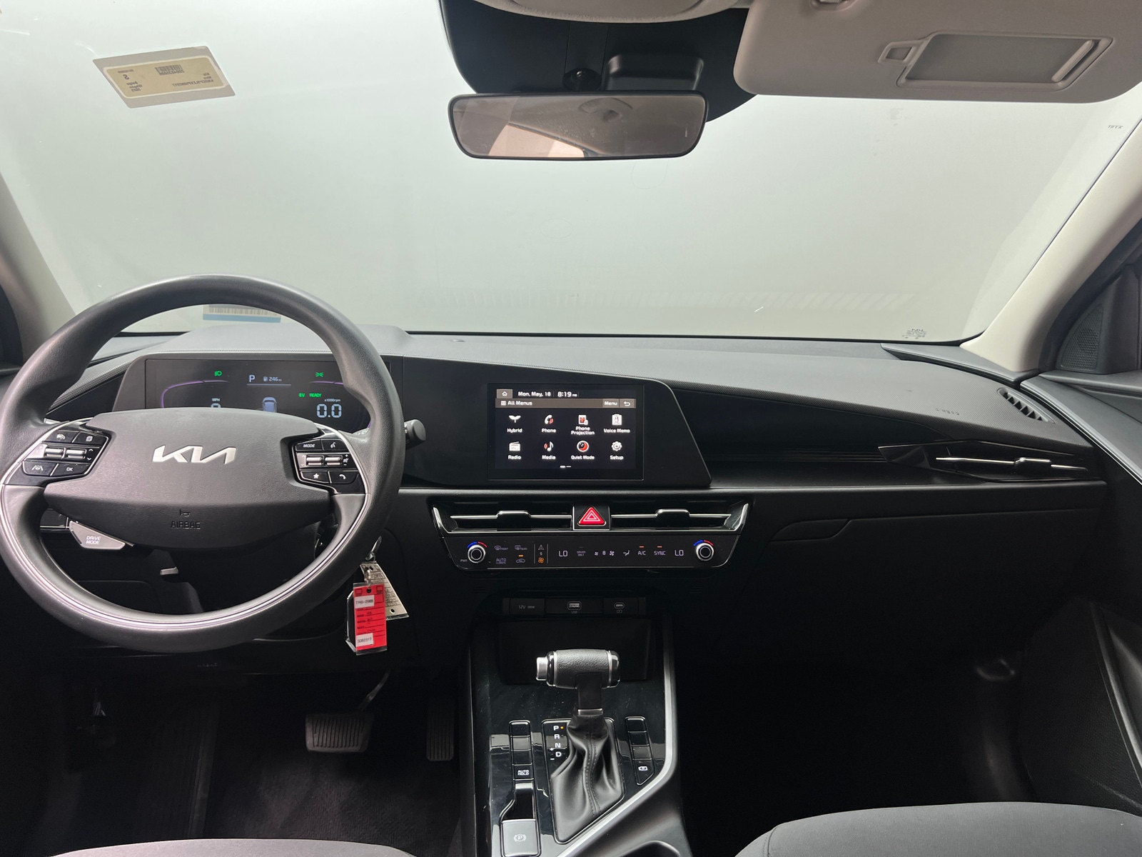 Thumbnail: 2023 Kia Niro - 3