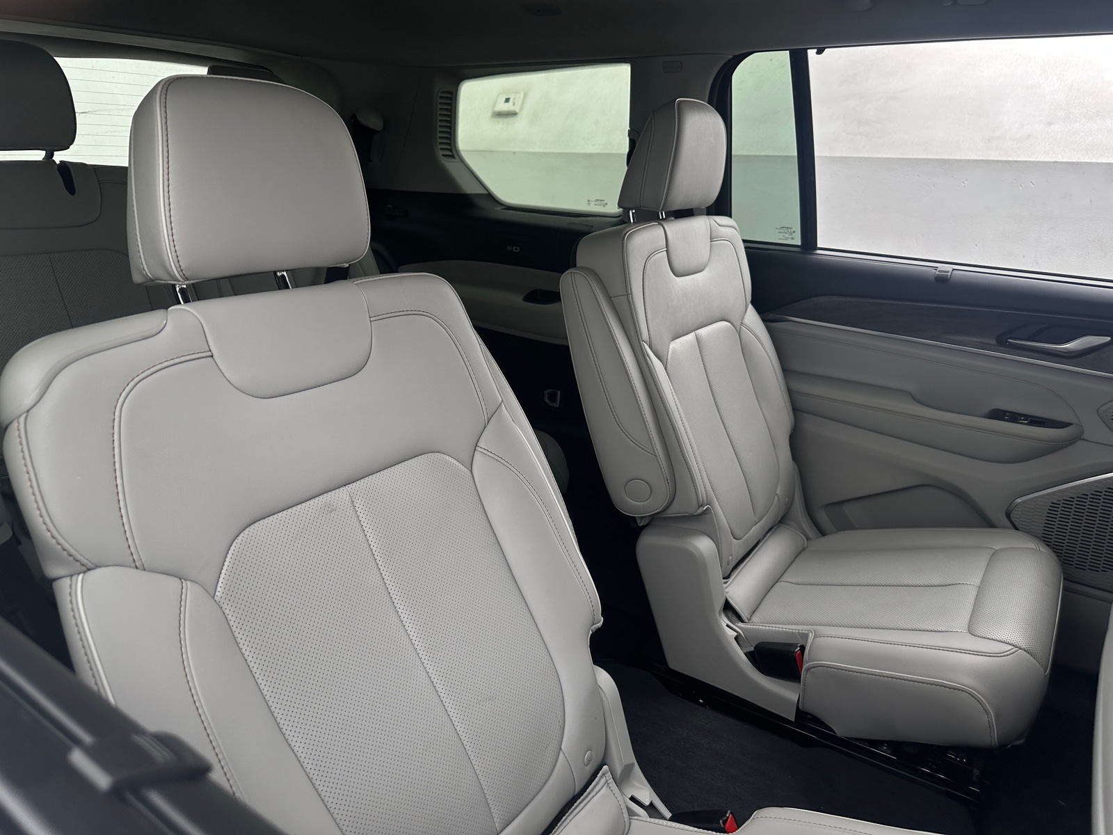 Thumbnail: 2023 Jeep Grand Cherokee L - 5