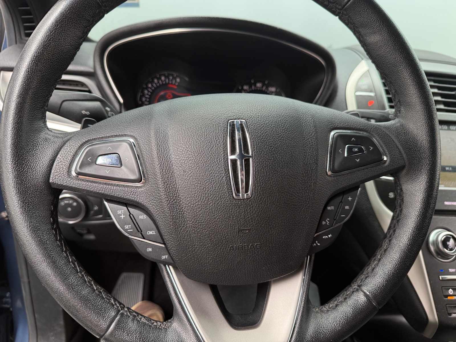 Thumbnail: 2018 Lincoln MKC - 4