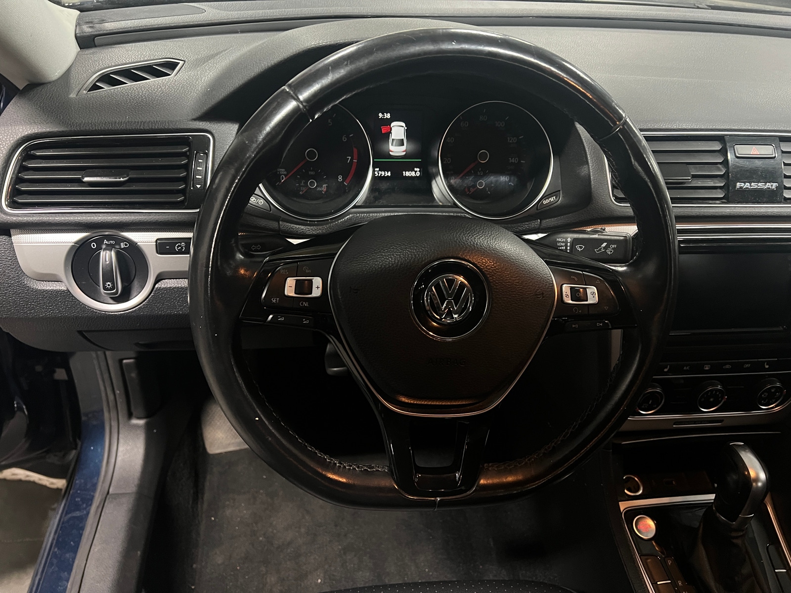 Thumbnail: 2019 Volkswagen Passat - 4