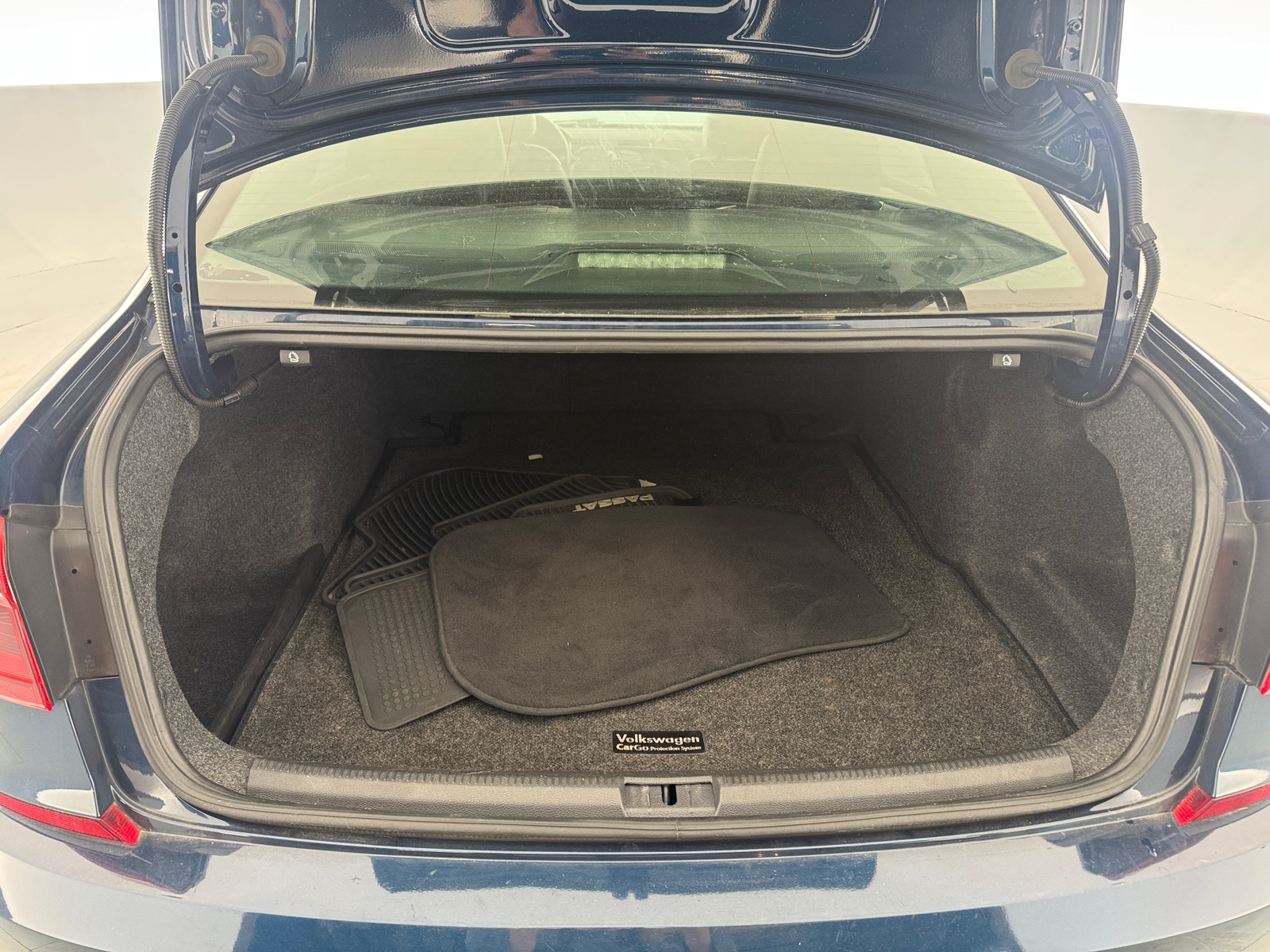 Thumbnail: 2019 Volkswagen Passat - 6