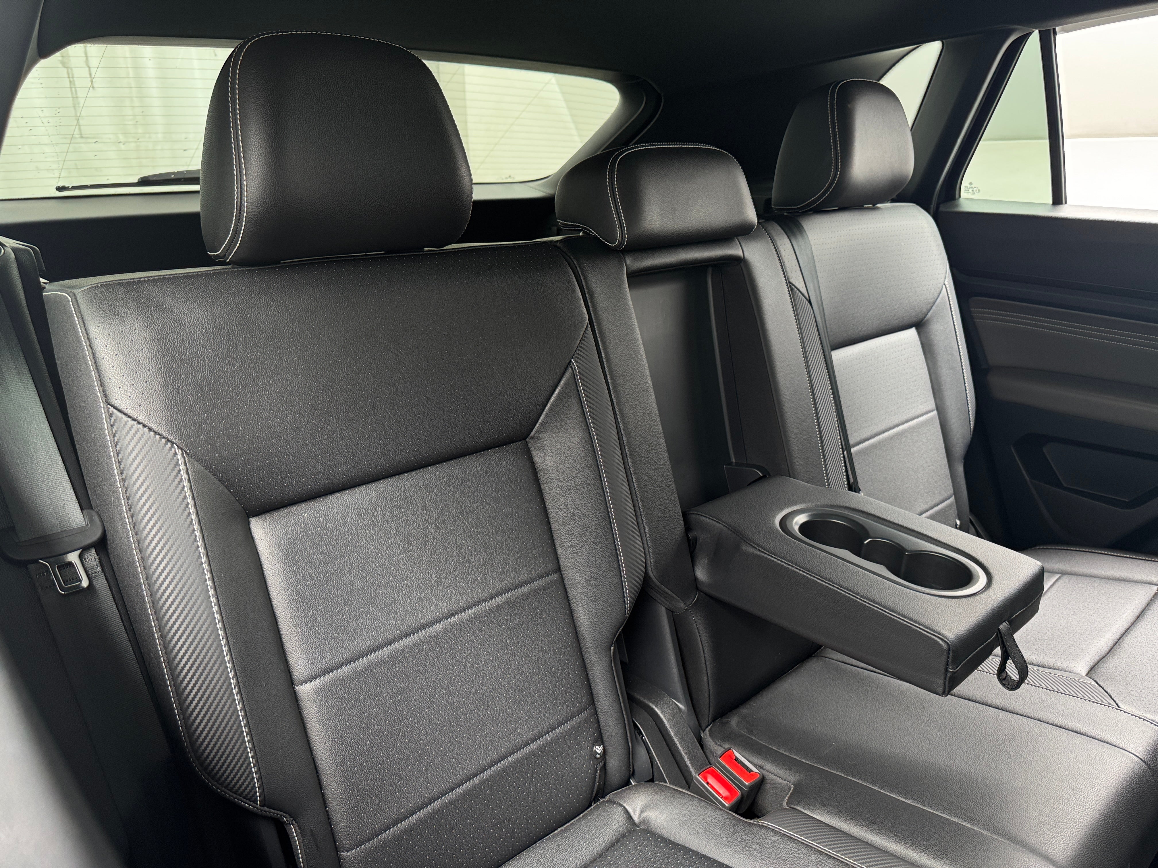 2023 Volkswagen Atlas Cross Sport SEL R-Line Black - Photo 5