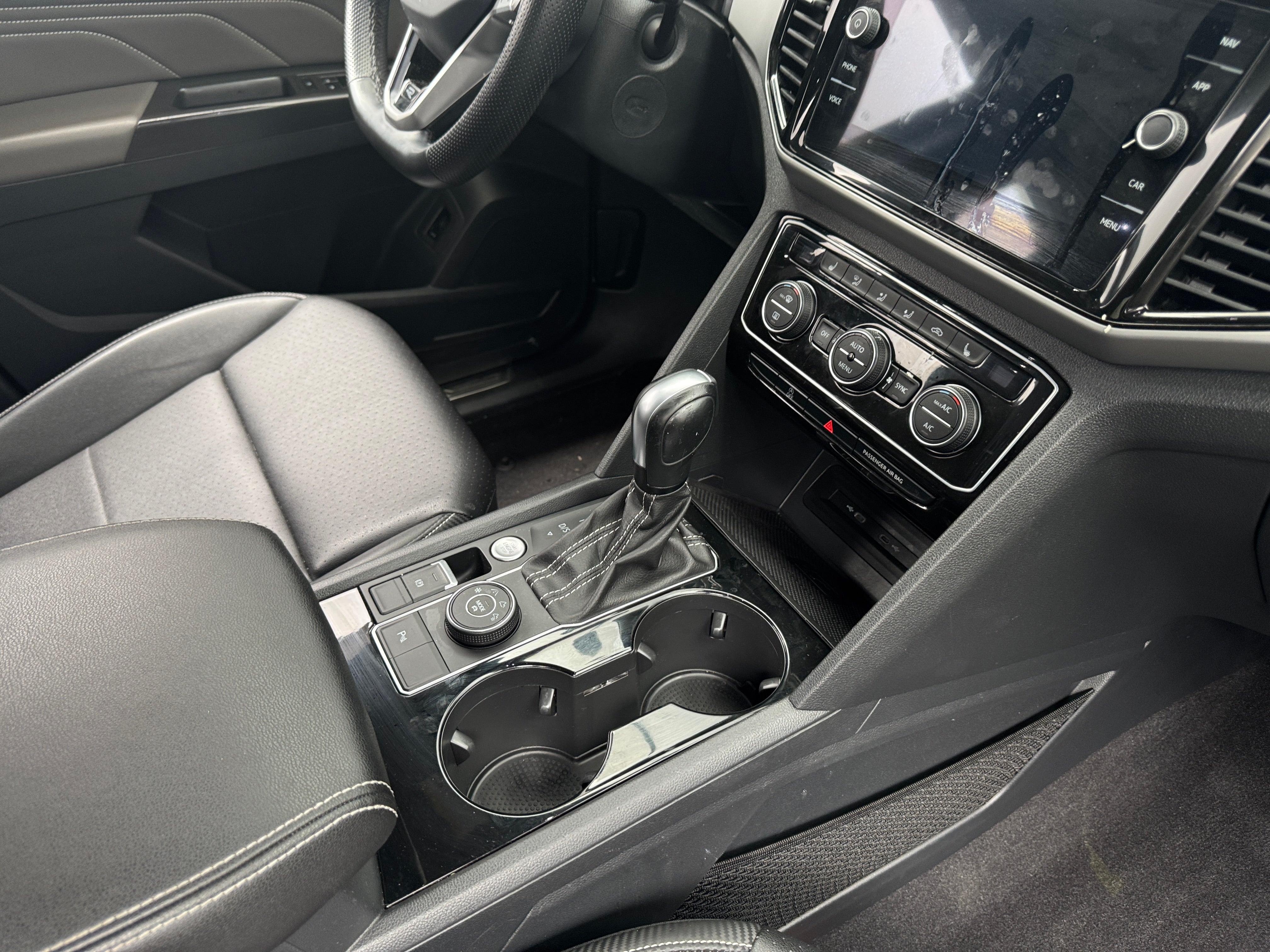 2023 Volkswagen Atlas Cross Sport SEL R-Line Black - Photo 8
