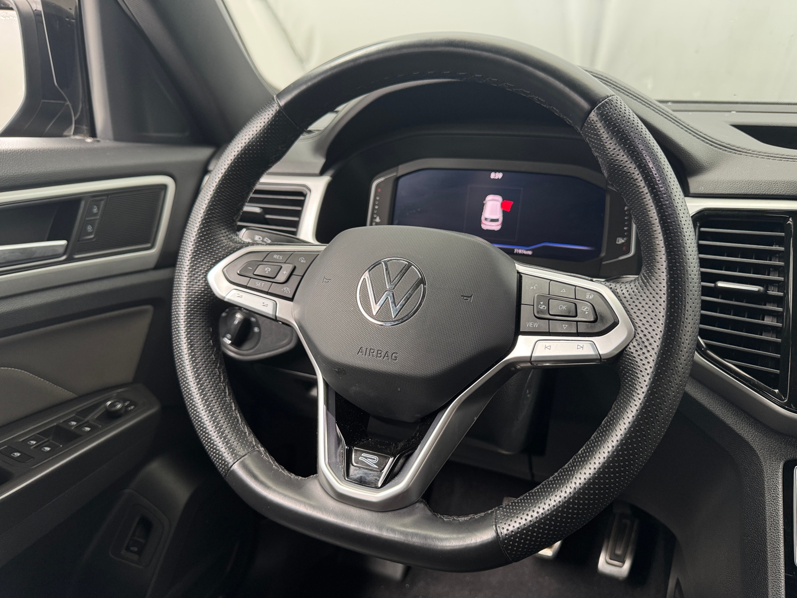 Thumbnail: 2023 Volkswagen Atlas - 4