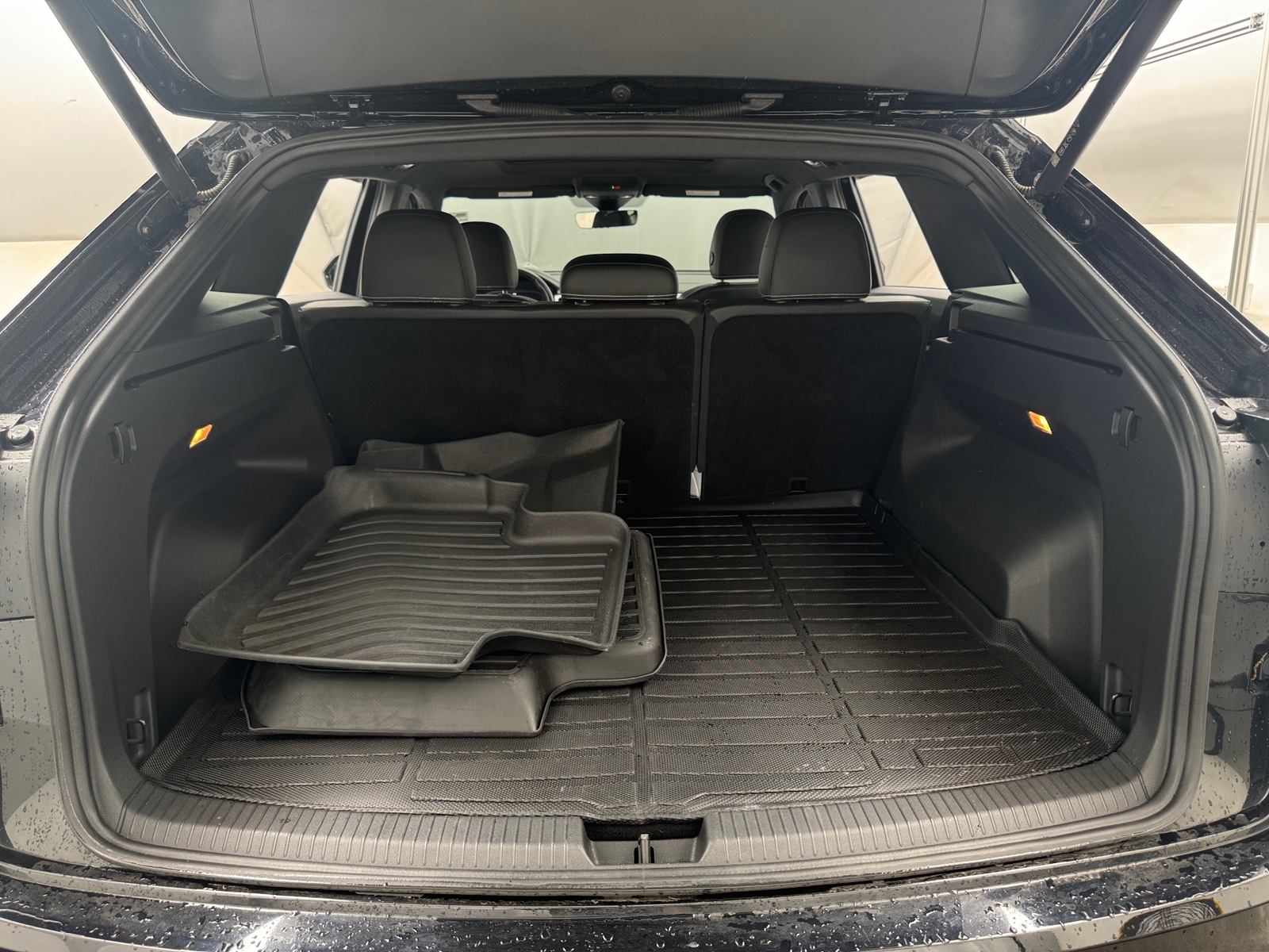 Thumbnail: 2023 Volkswagen Atlas - 6