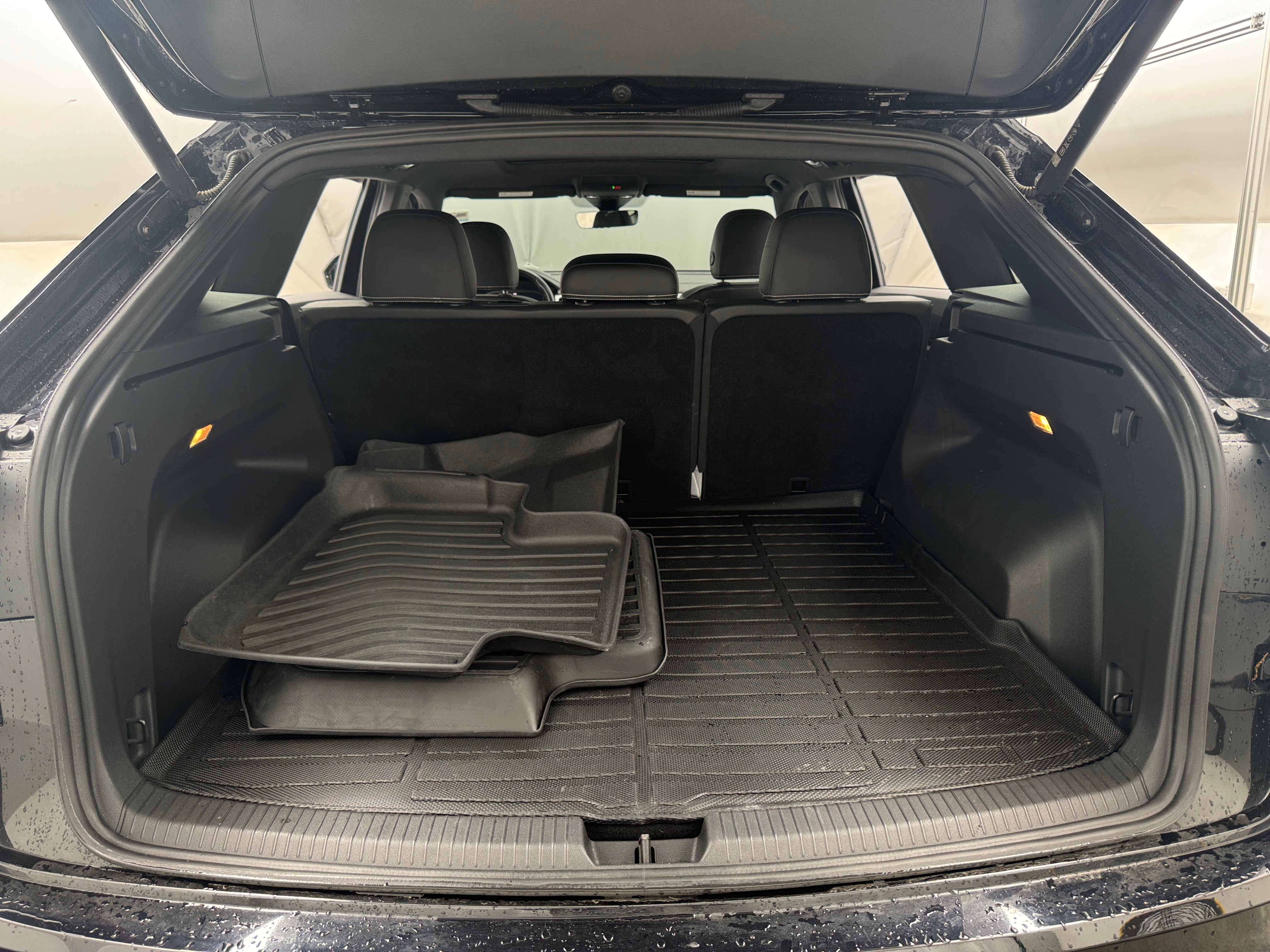 2023 Volkswagen Atlas Cross Sport SEL R-Line Black - Photo 10
