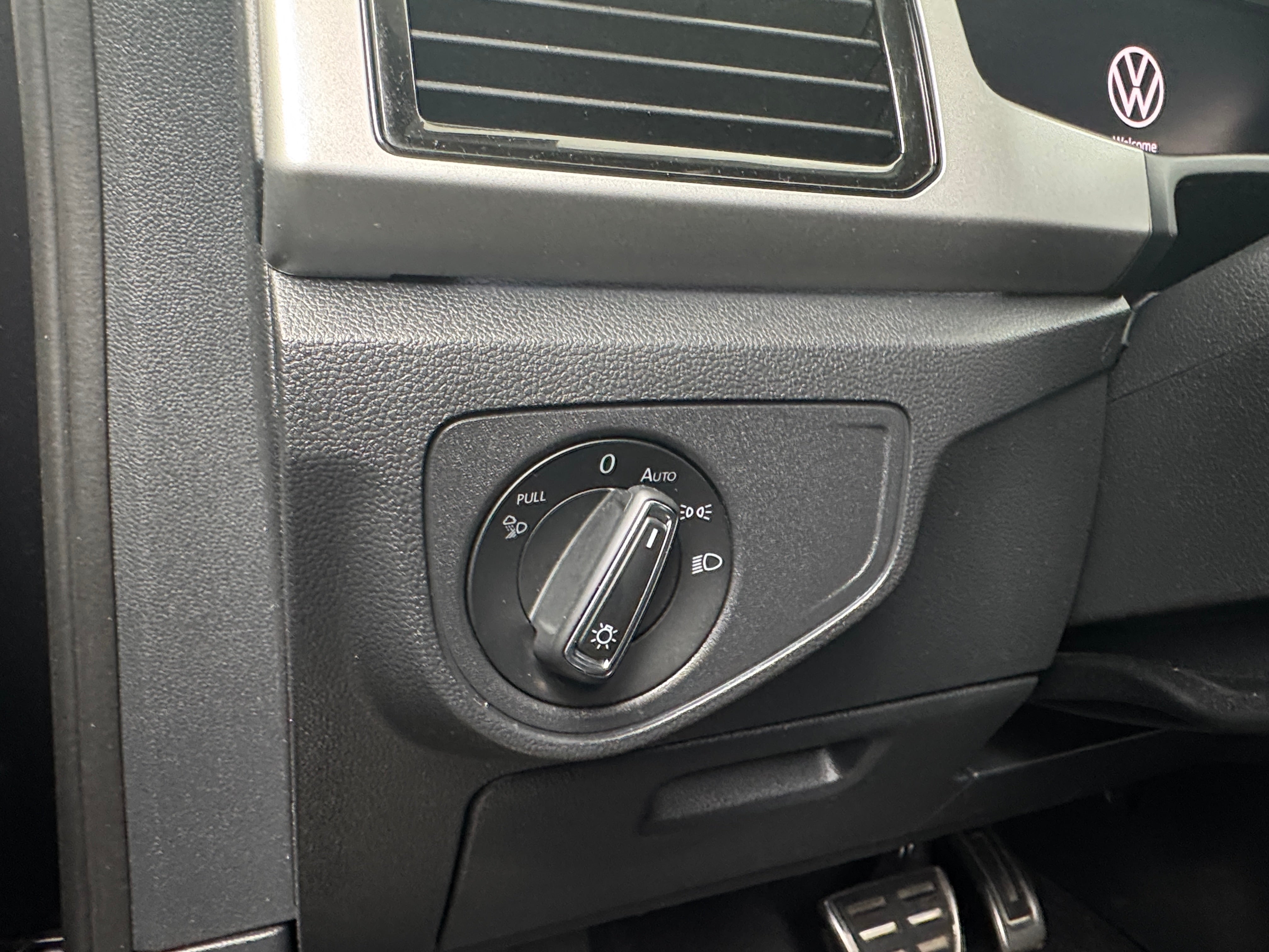 2023 Volkswagen Atlas Cross Sport SEL R-Line Black - Photo 11