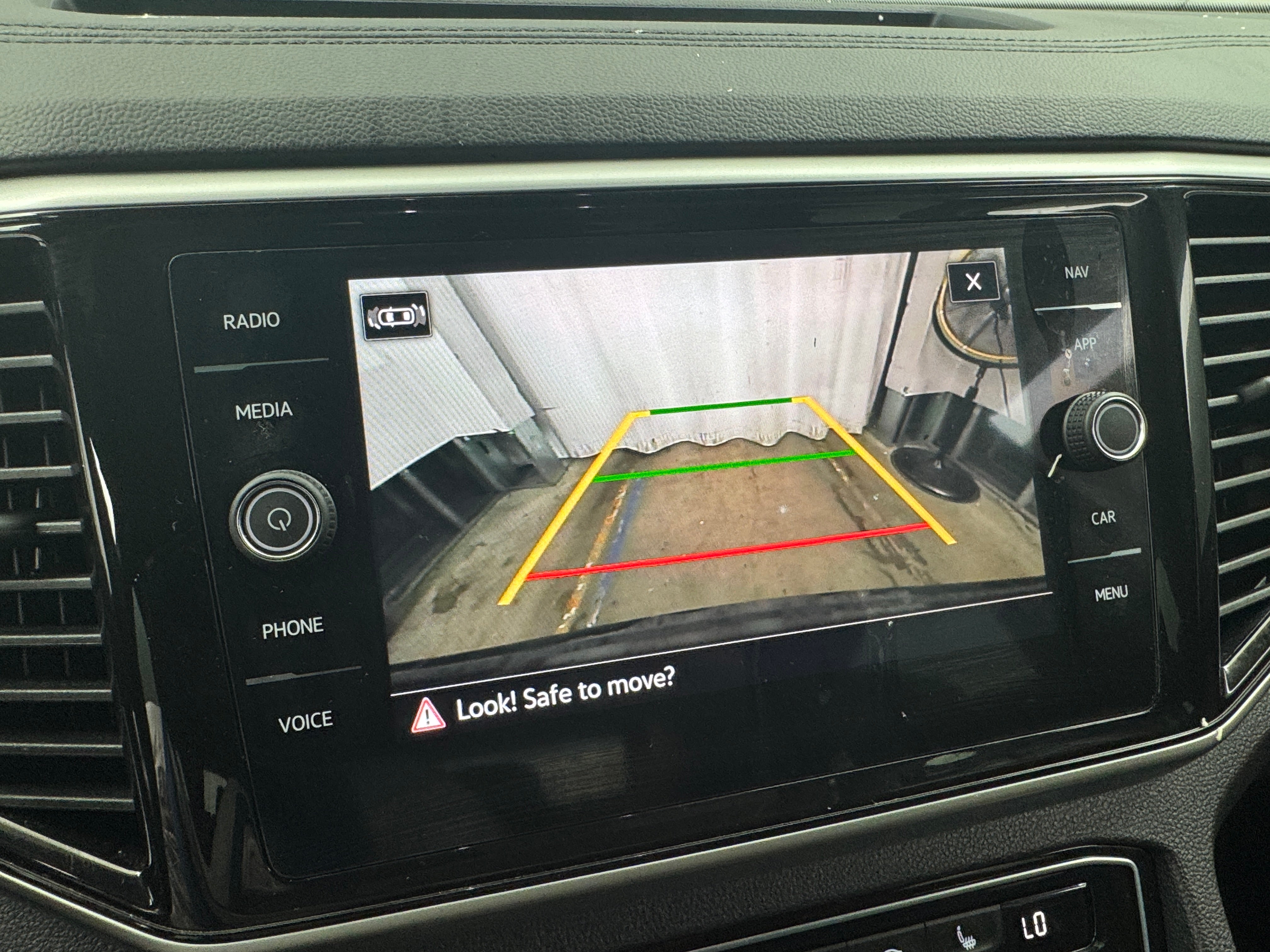 2023 Volkswagen Atlas Cross Sport SEL R-Line Black - Photo 16