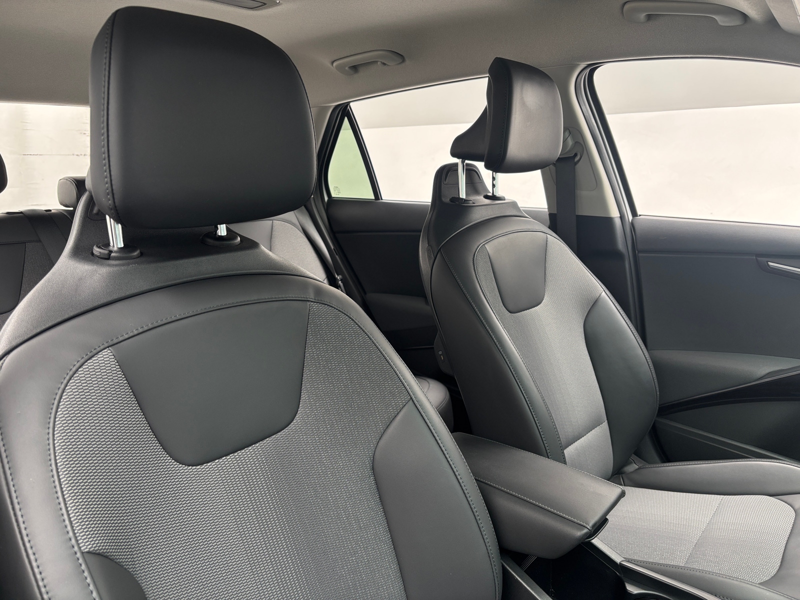 Thumbnail: 2023 Kia Niro - 2