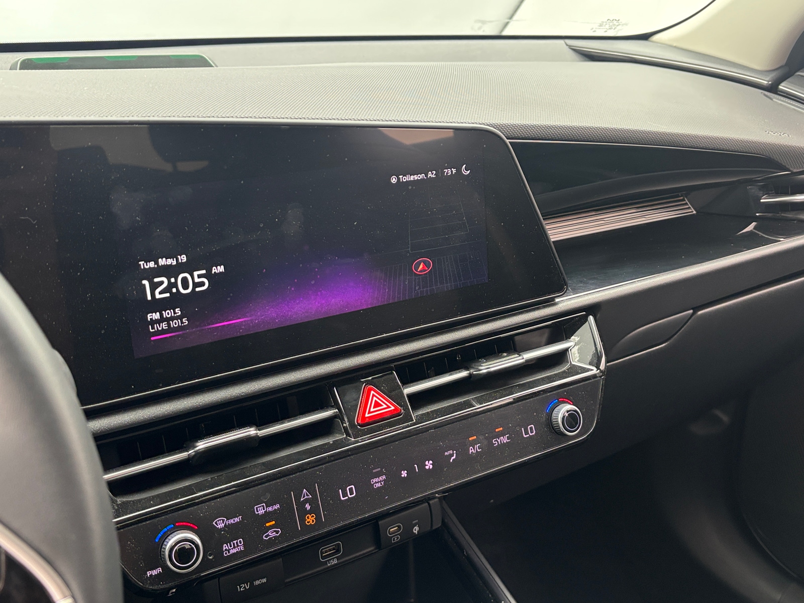 Thumbnail: 2023 Kia Niro - 4