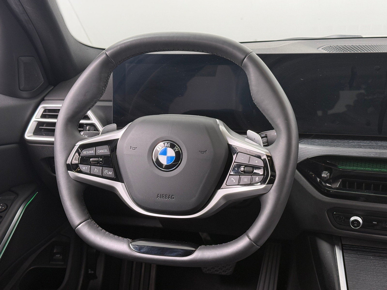 Thumbnail: 2025 BMW 3 Series - 4