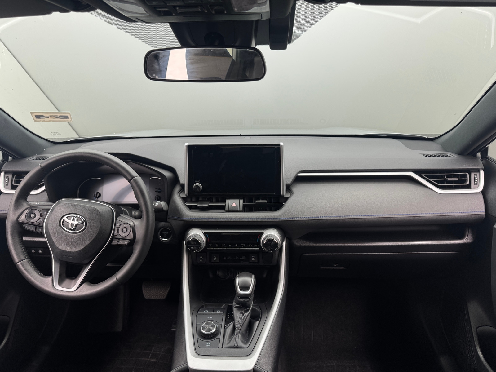 Thumbnail: 2023 Toyota RAV4 - 3