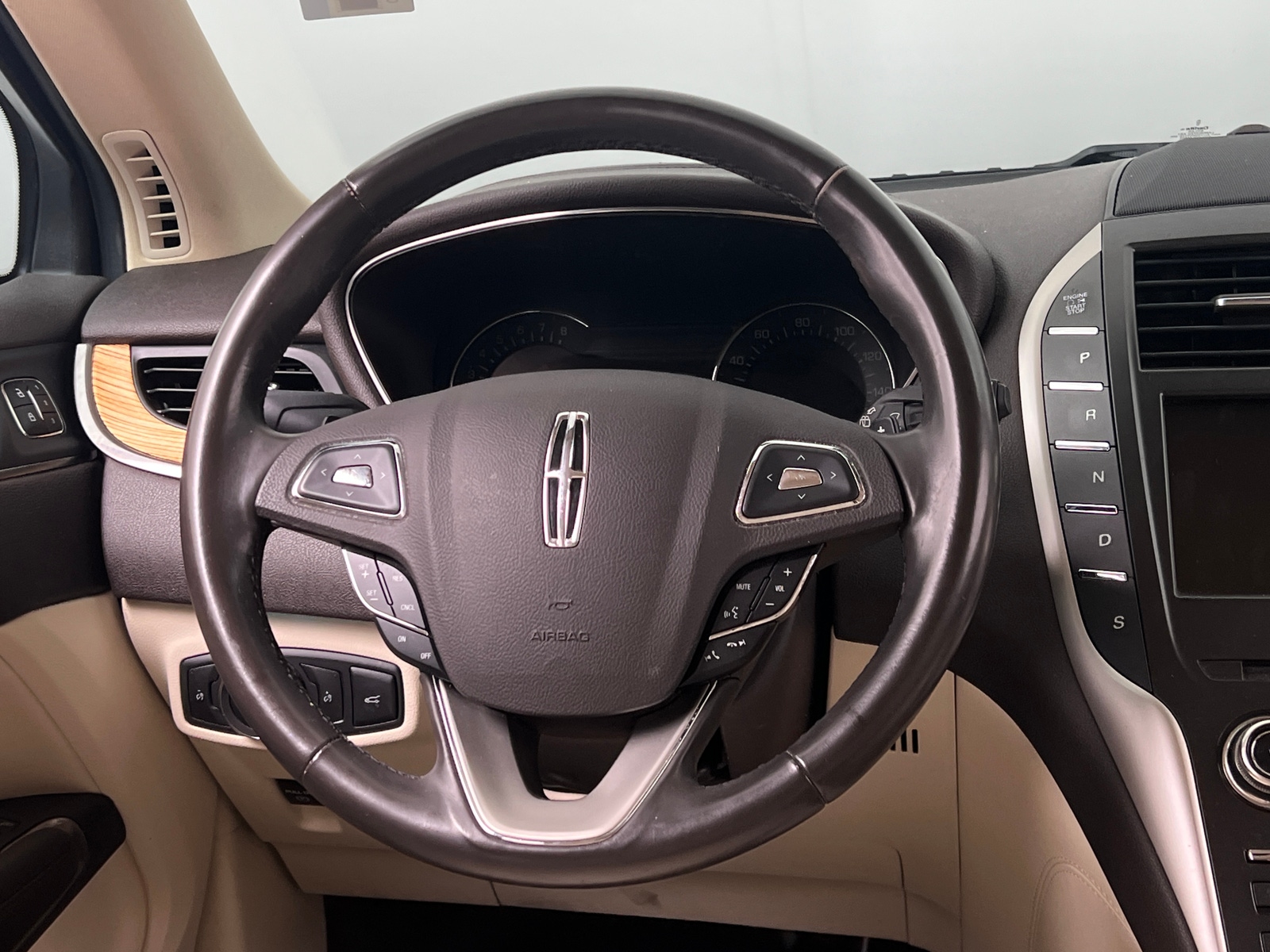 Thumbnail: 2015 Lincoln MKC - 4