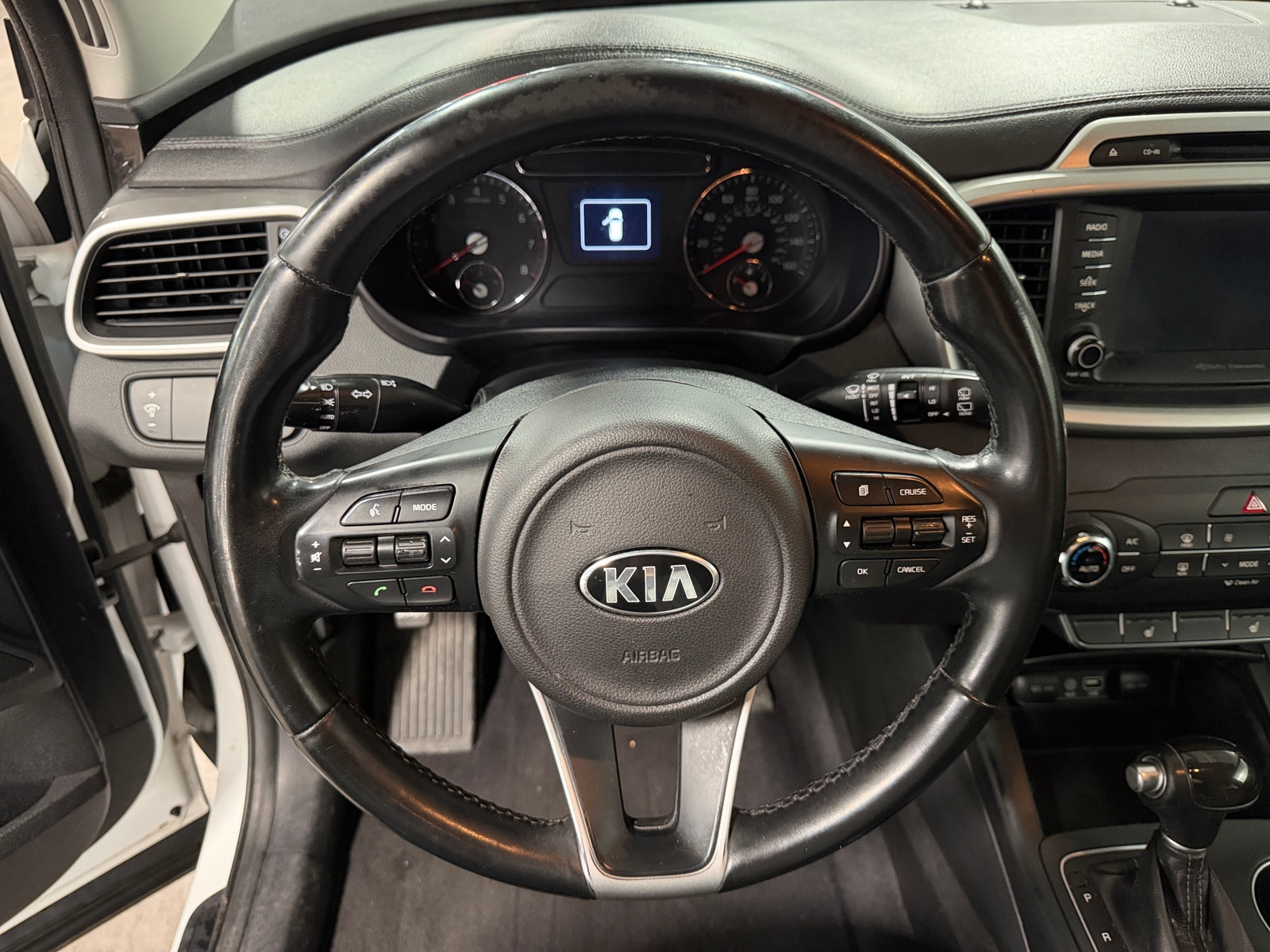 Thumbnail: 2017 Kia Sorento - 5
