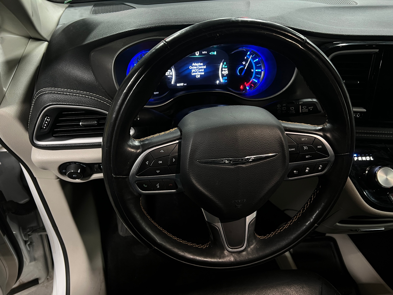 Thumbnail: 2022 Chrysler Pacifica - 4