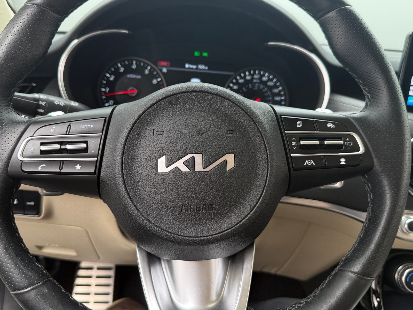 Thumbnail: 2023 Kia Stinger - 4