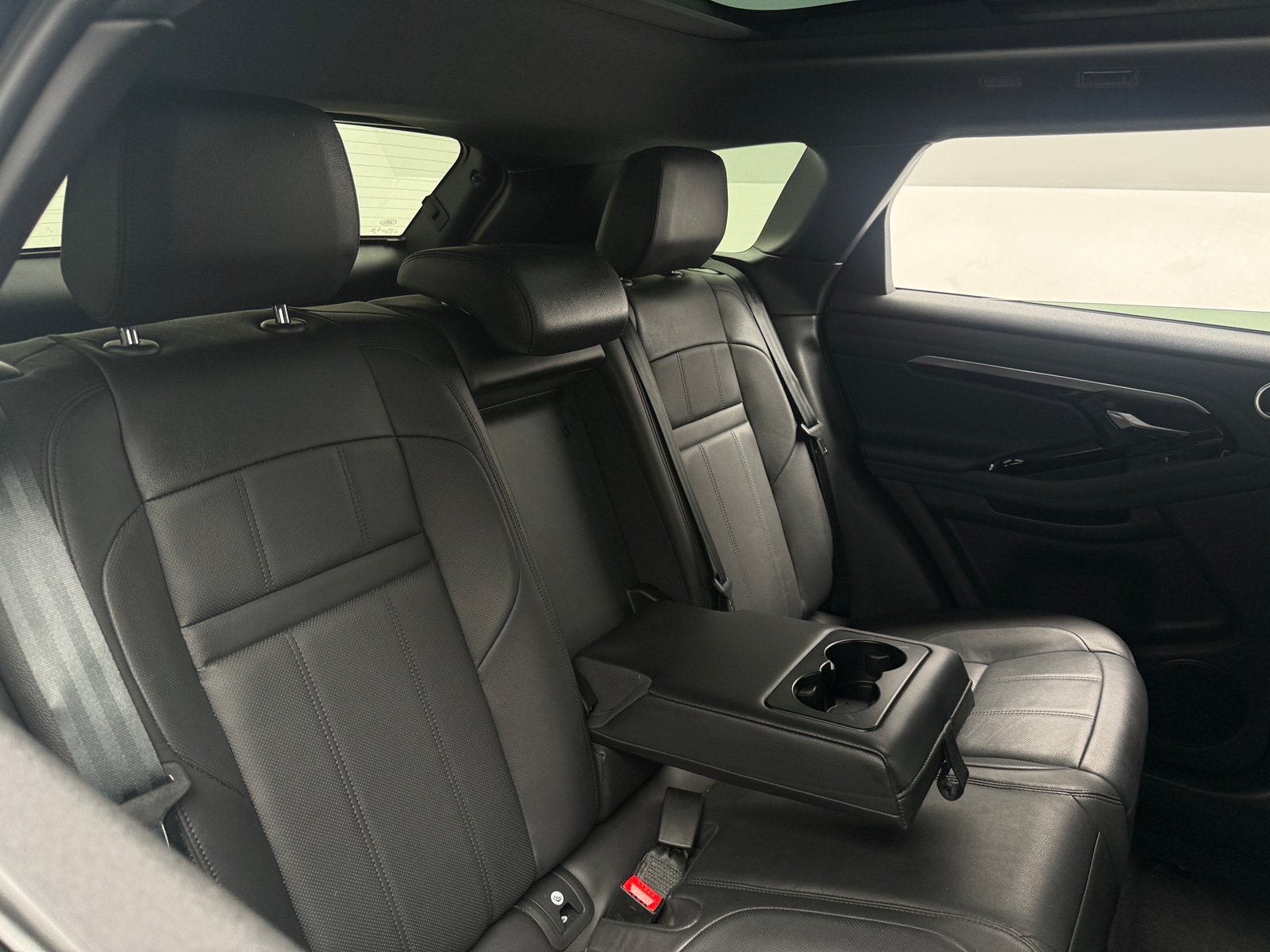 Thumbnail: 2023 Land Rover Range Rover Evoque - 6