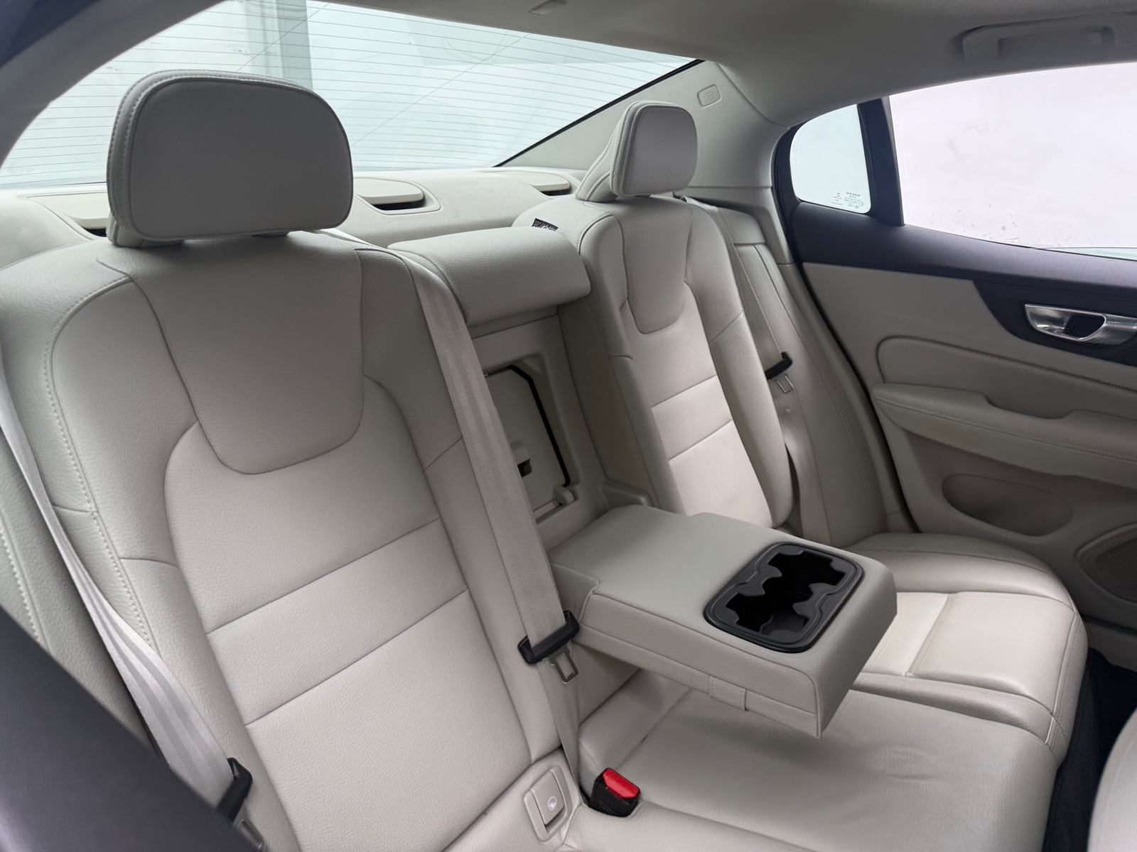 Thumbnail: 2023 Volvo S60 - 6