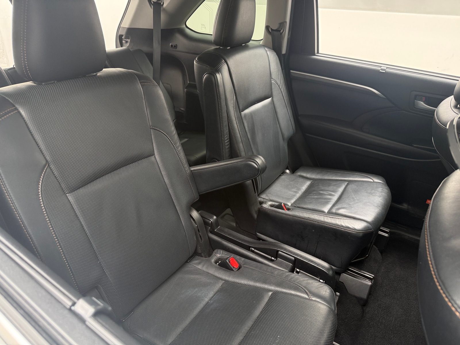 Thumbnail: 2017 Toyota Highlander - 5