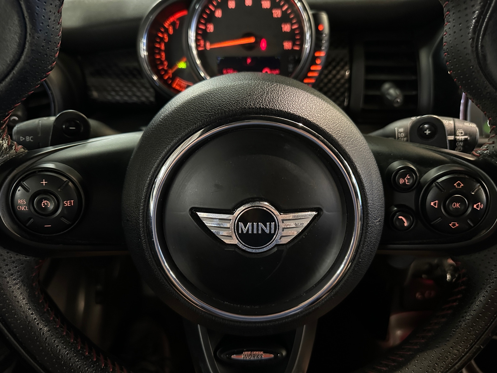 Thumbnail: 2017 MINI Cooper Hardtop - 4