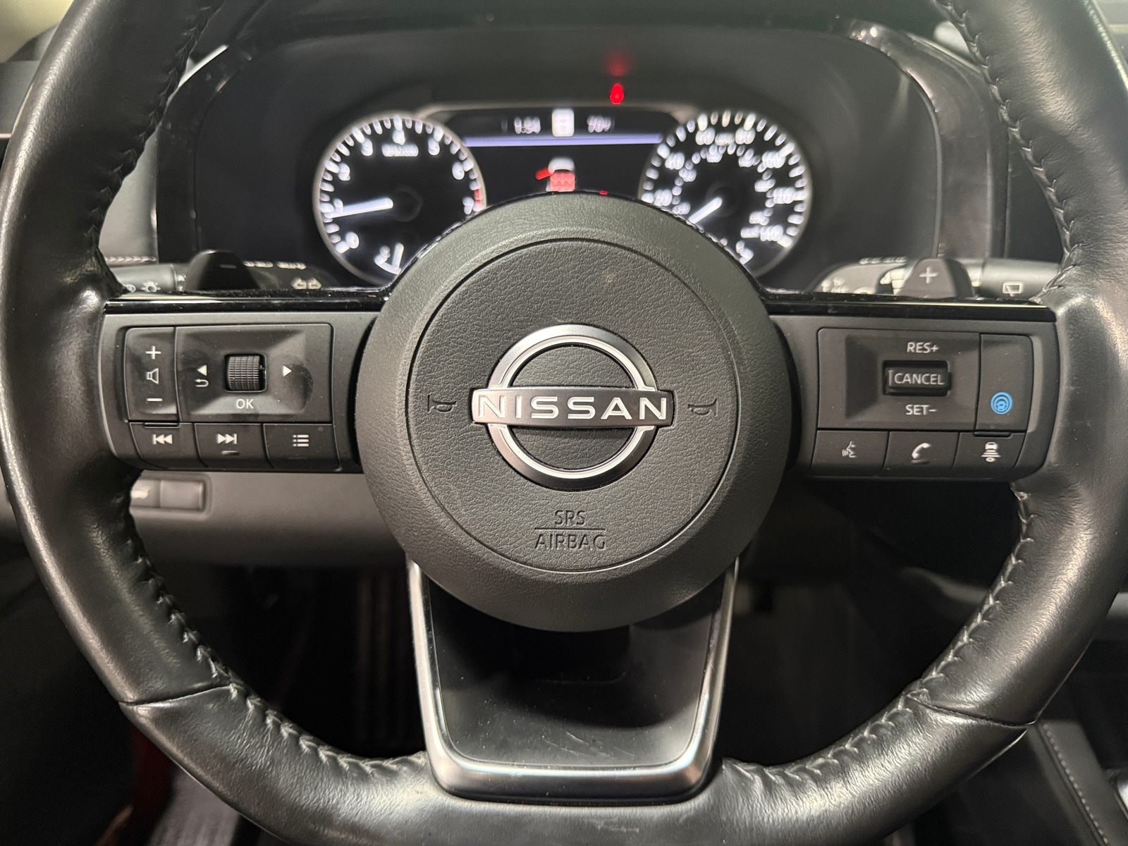 Thumbnail: 2023 Nissan Pathfinder - 4