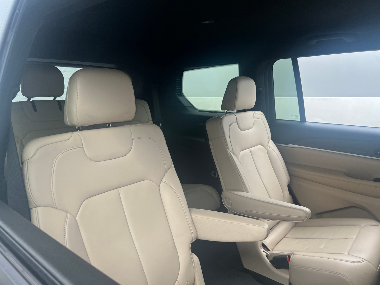 Thumbnail: 2023 Jeep Grand Cherokee L - 5