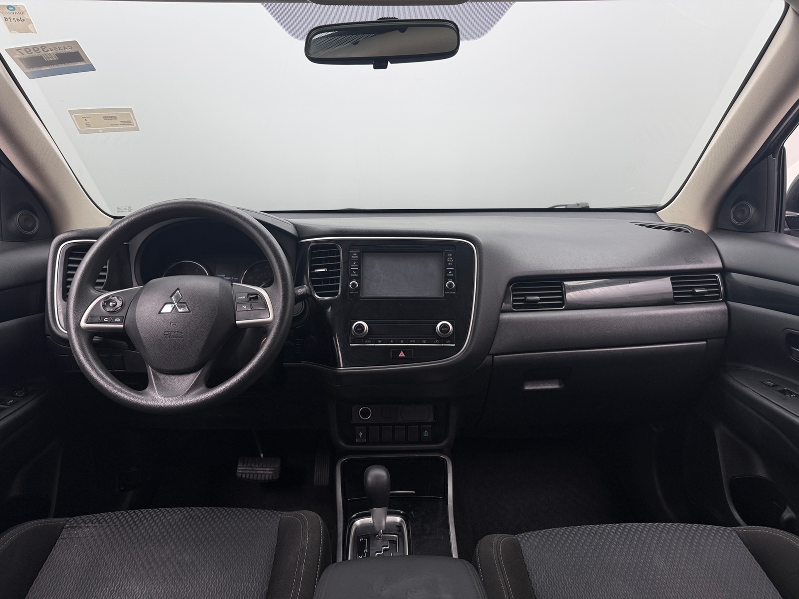Thumbnail: 2020 Mitsubishi Outlander - 3