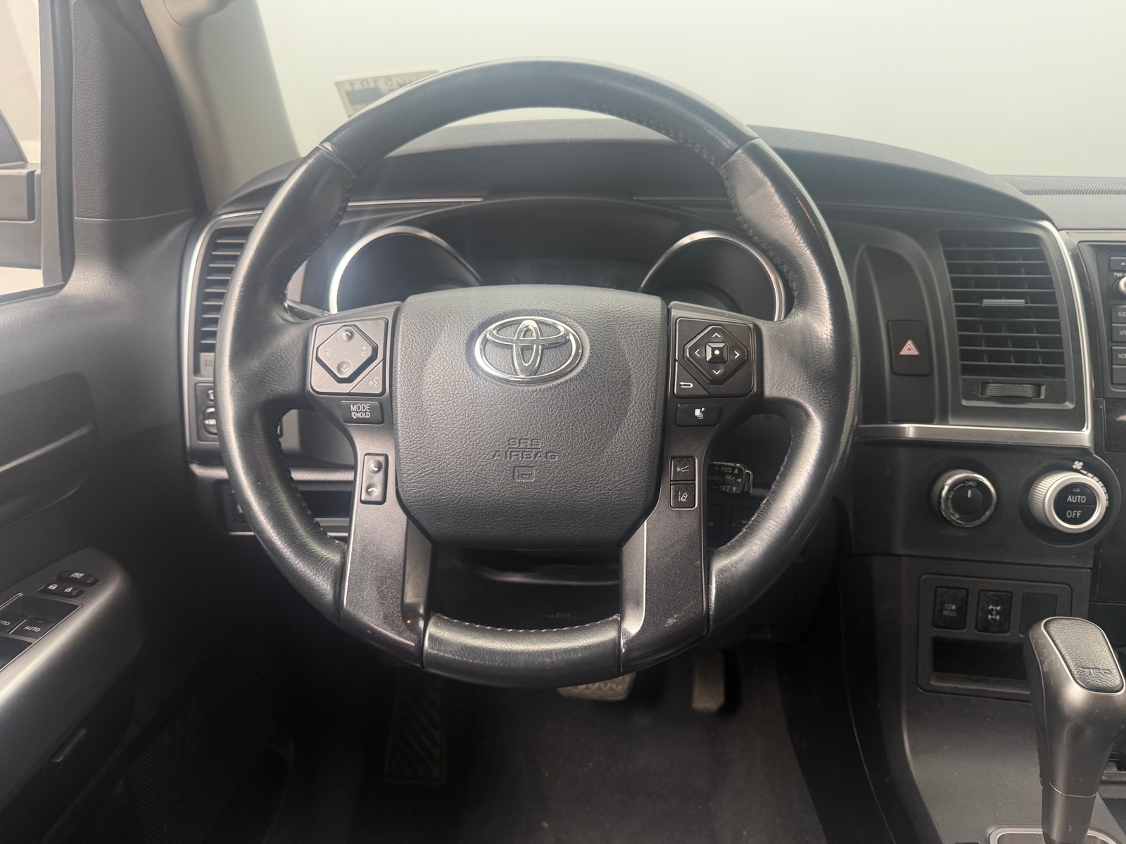 Thumbnail: 2019 Toyota Sequoia - 5
