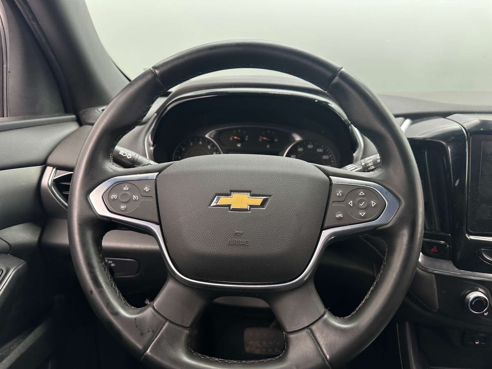 Thumbnail: 2023 Chevrolet Traverse - 5