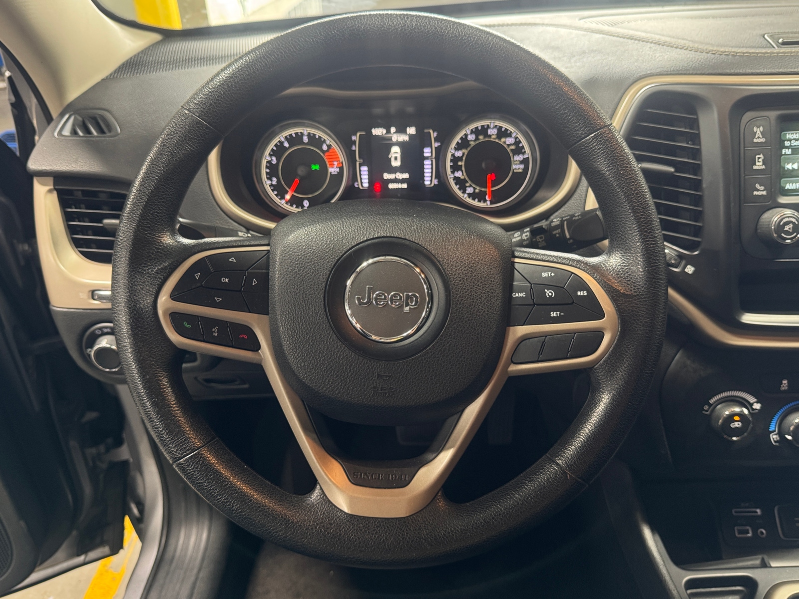 Thumbnail: 2017 Jeep Cherokee - 5
