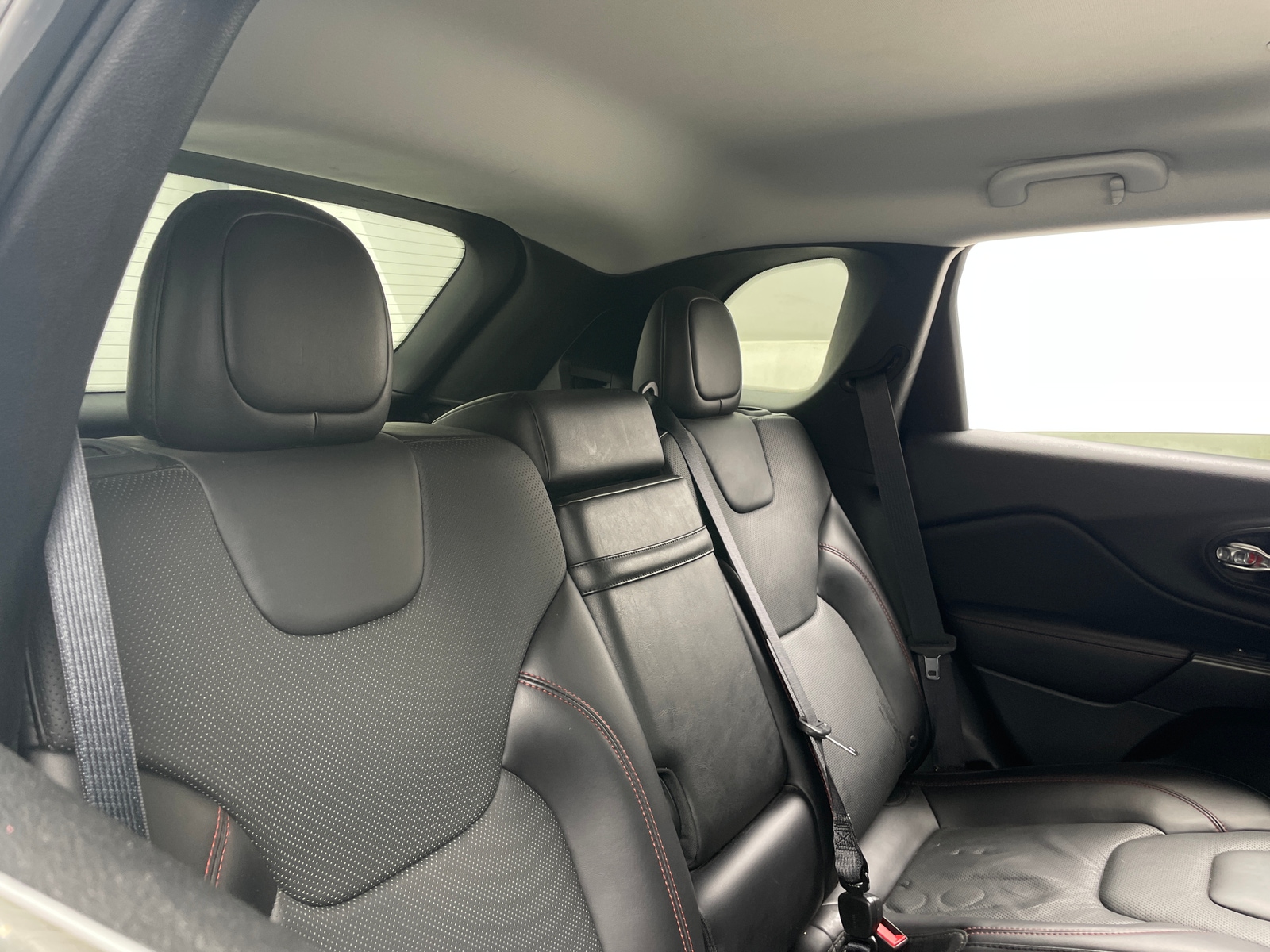Thumbnail: 2019 Jeep Cherokee - 5