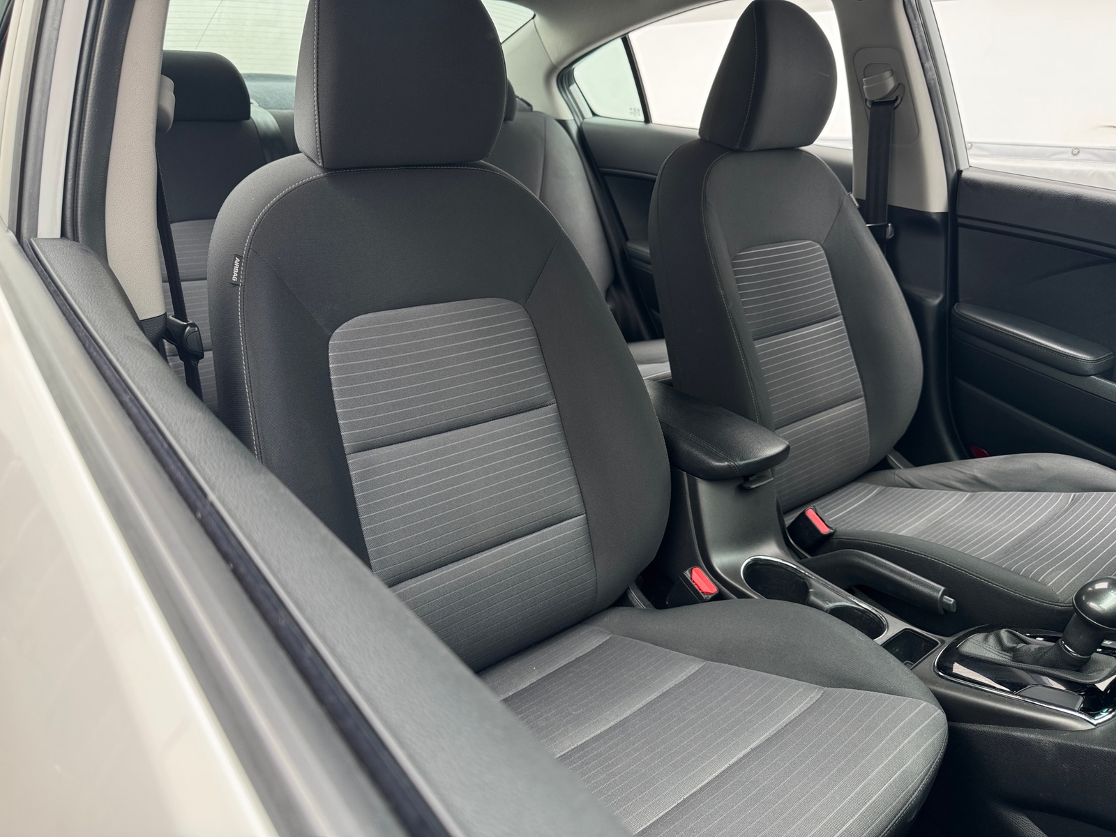 Thumbnail: 2017 Kia Forte - 2