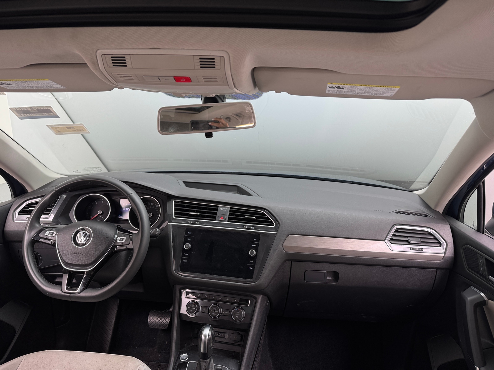Thumbnail: 2020 Volkswagen Tiguan - 2