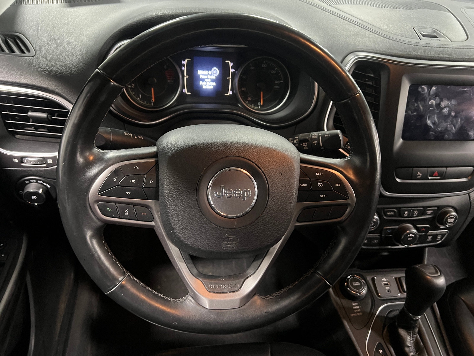 Thumbnail: 2019 Jeep Cherokee - 5