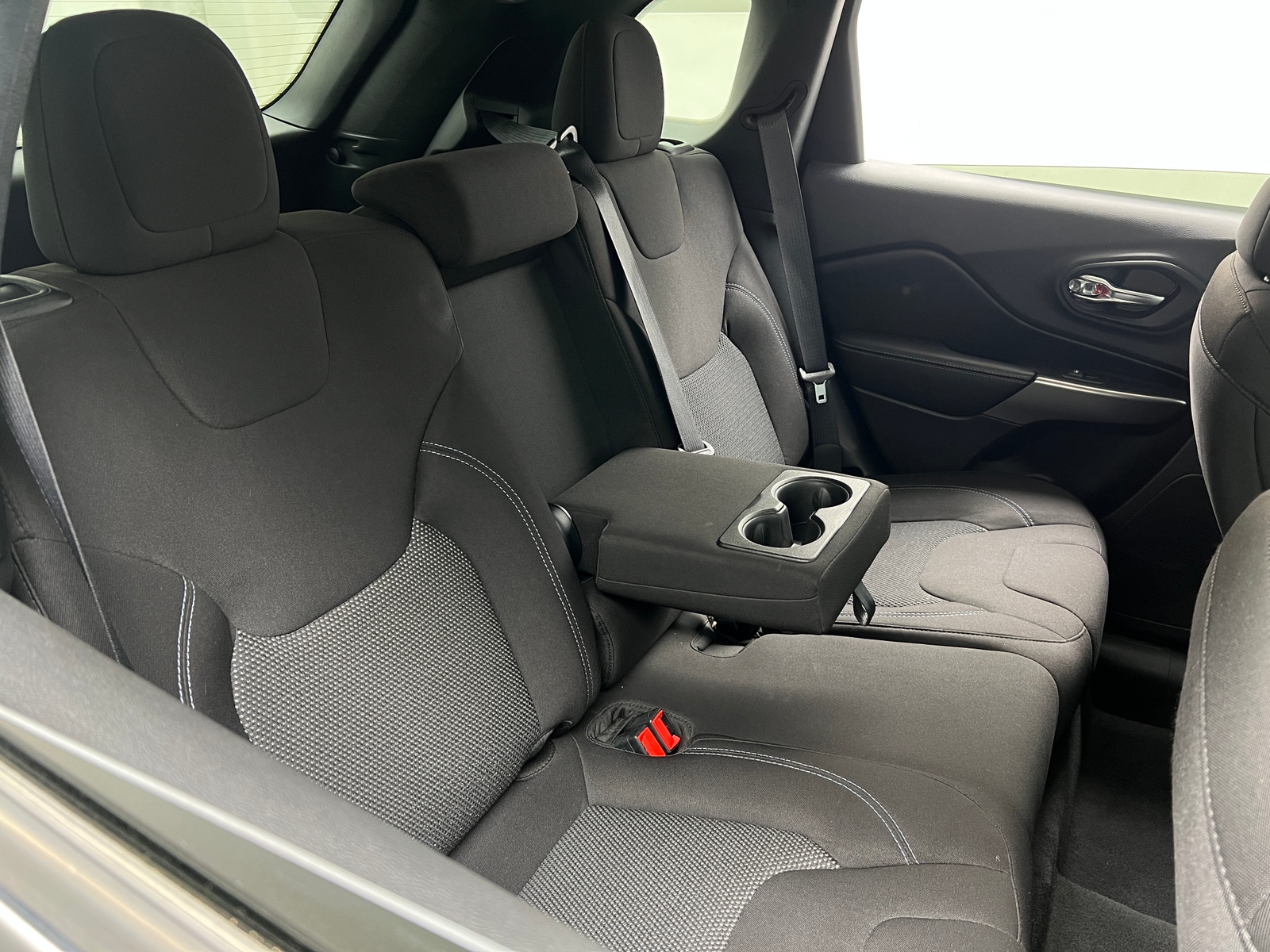 Thumbnail: 2020 Jeep Cherokee - 6