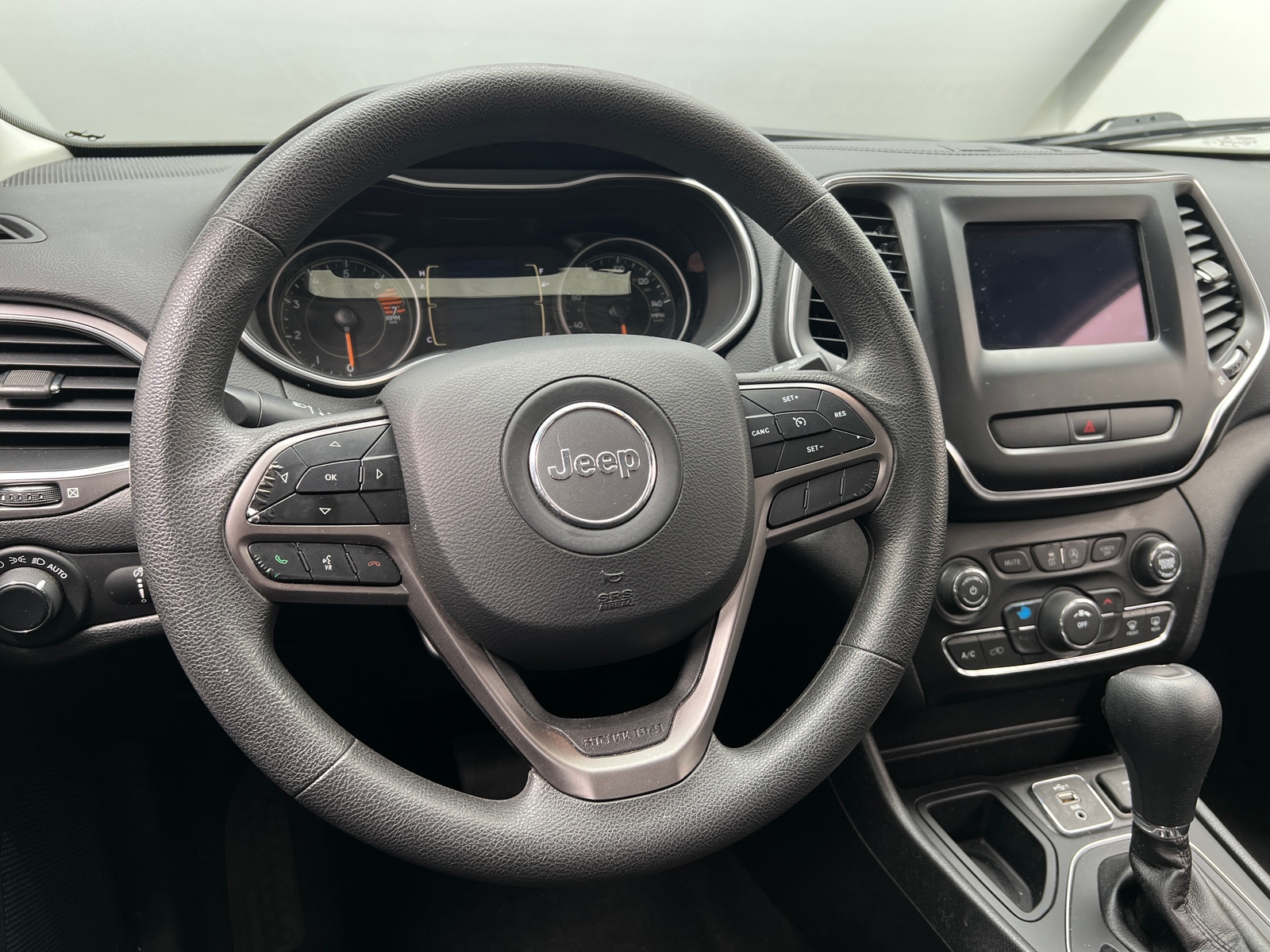Thumbnail: 2020 Jeep Cherokee - 5
